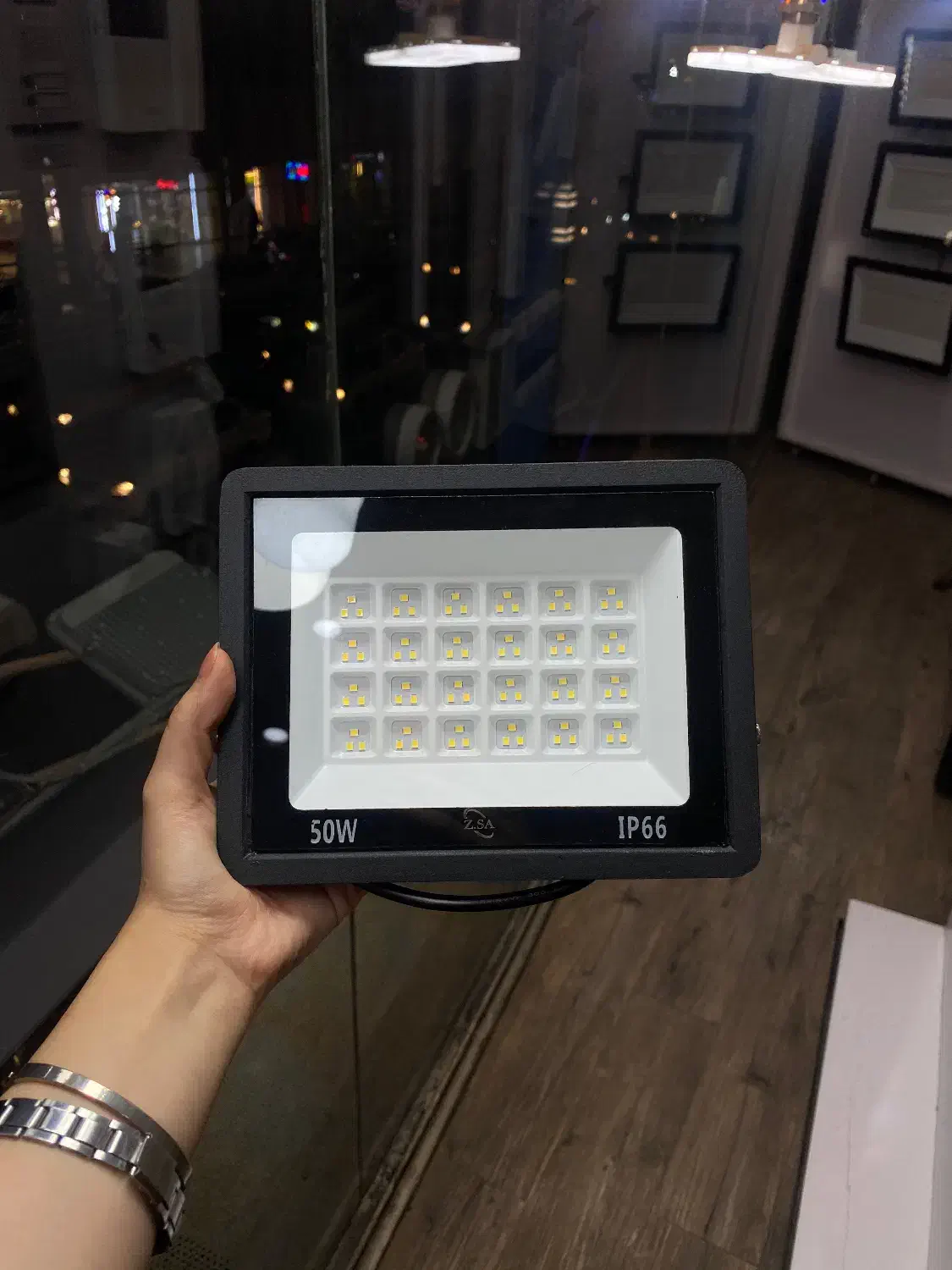 فروش جدید پرژکتور های متنوع|لامپ و چراغ|اهواز, ۳۰ متری|دیوار