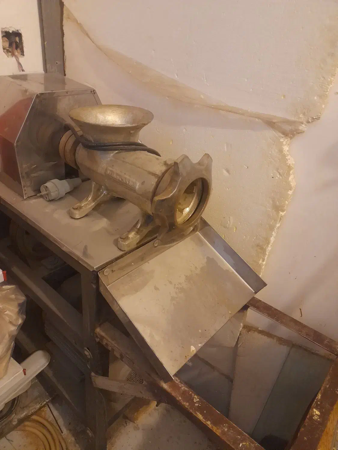 چرخ گوشت صنعتی سالم وکم کار|ماشینآلات صنعتی|مشهد, گلبرگ|دیوار