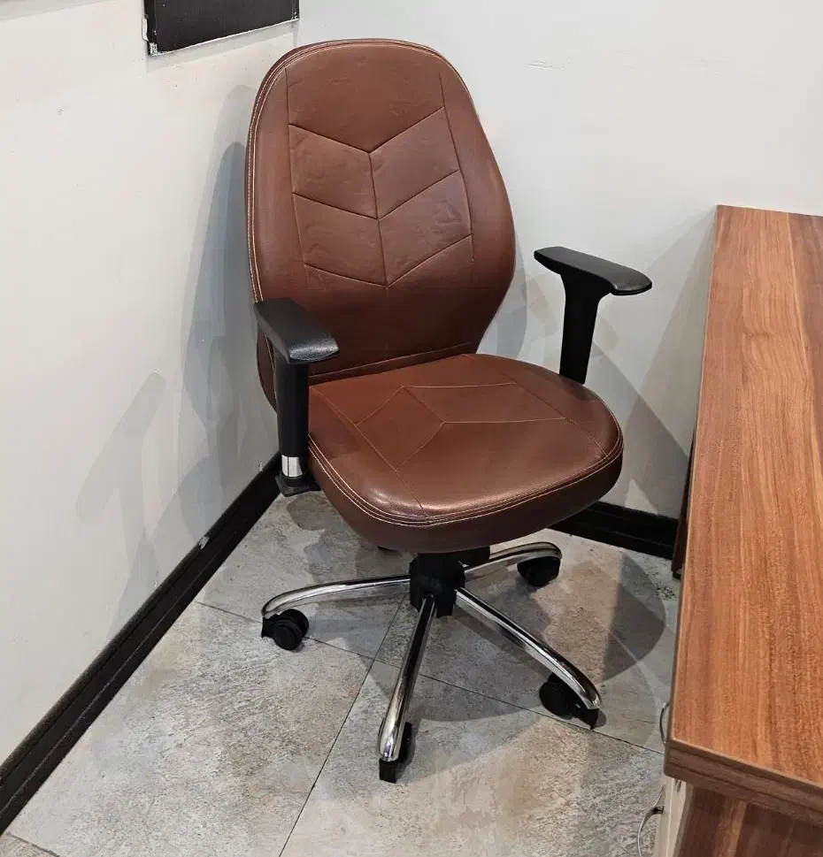 صندلی چرم اداری|دفتر کار|کاشان, شهرک فرهنگیان|دیوار