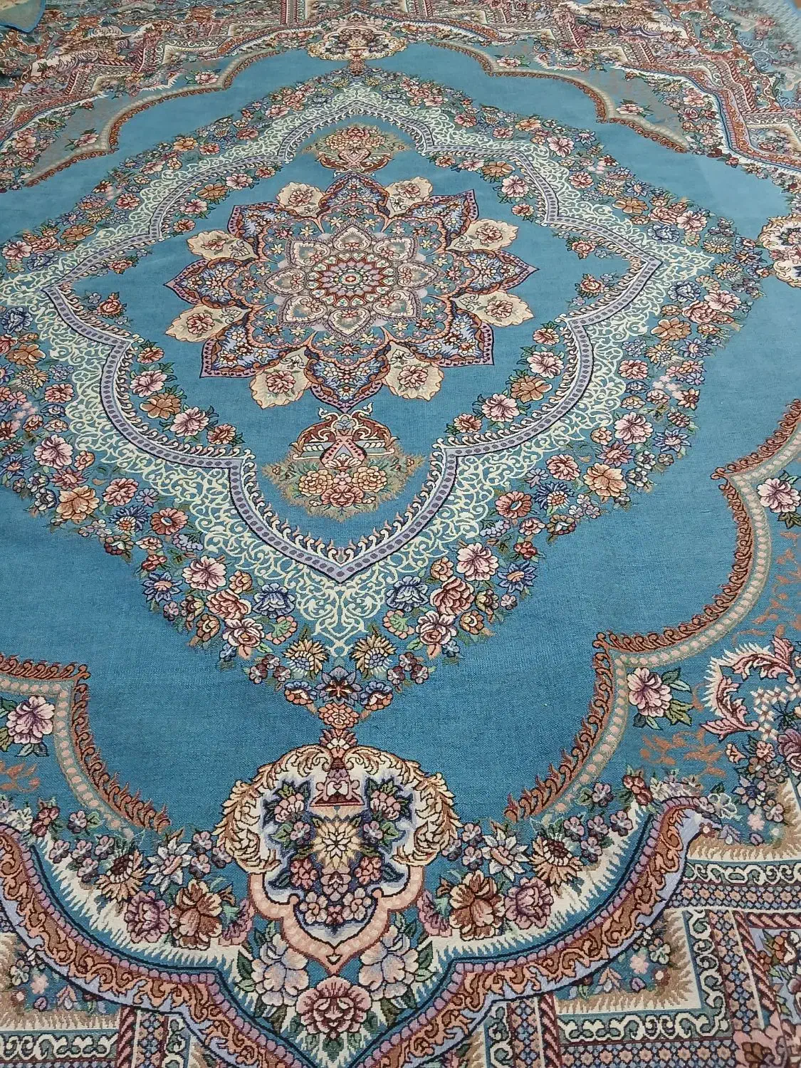 ۲تاروفرشی خوشرنگ زیبا|روفرشی|یاسوج, |دیوار