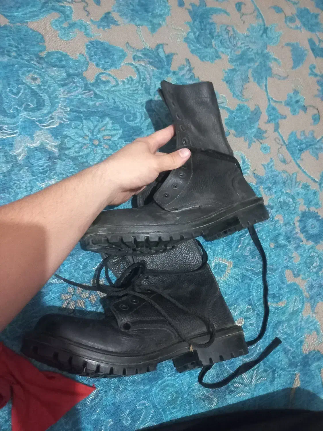 پوتین سربازی|کیف، کفش، کمربند|قدس, شهر‌قدس|دیوار