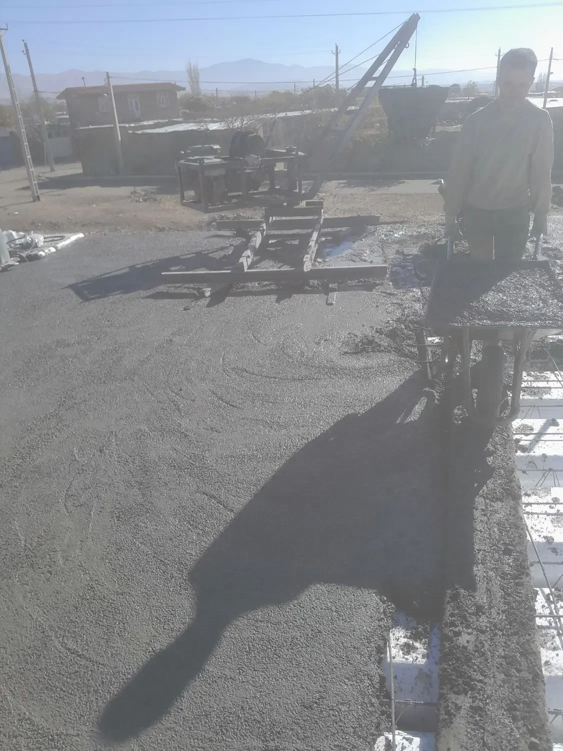 بتن ریزی دستی علی بیات|خدمات پیشه و مهارت|زنجان, |دیوار