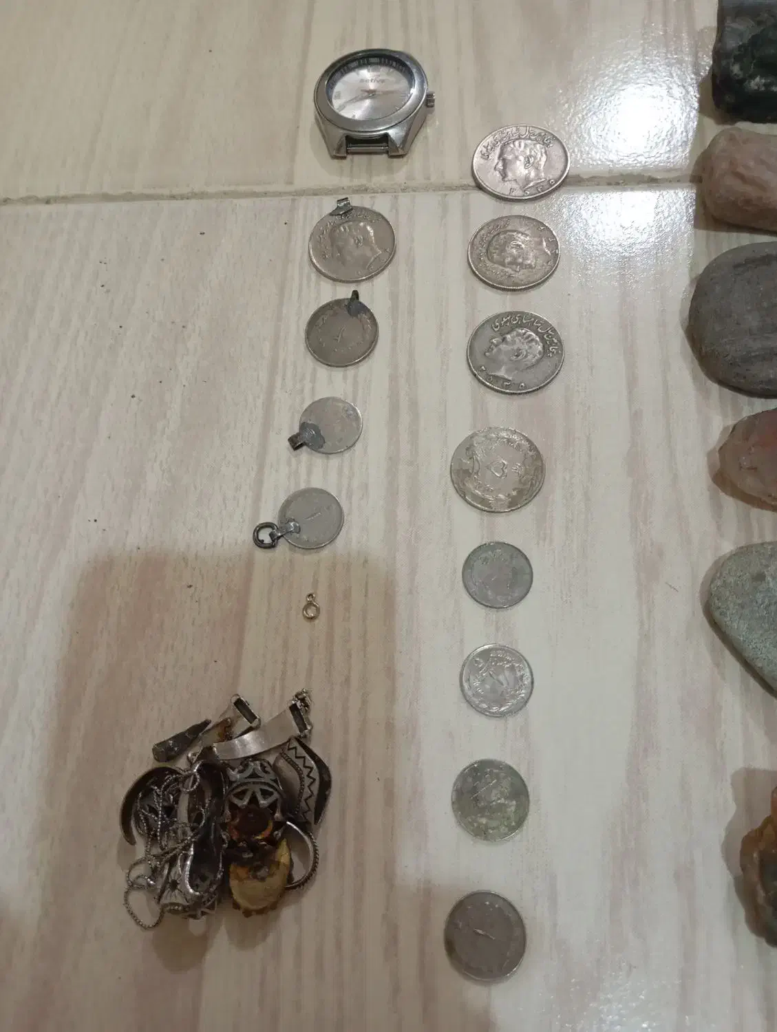 سنگ جواهری و زینتی|کلکسیون اشیاء عتیقه|آستارا, |دیوار