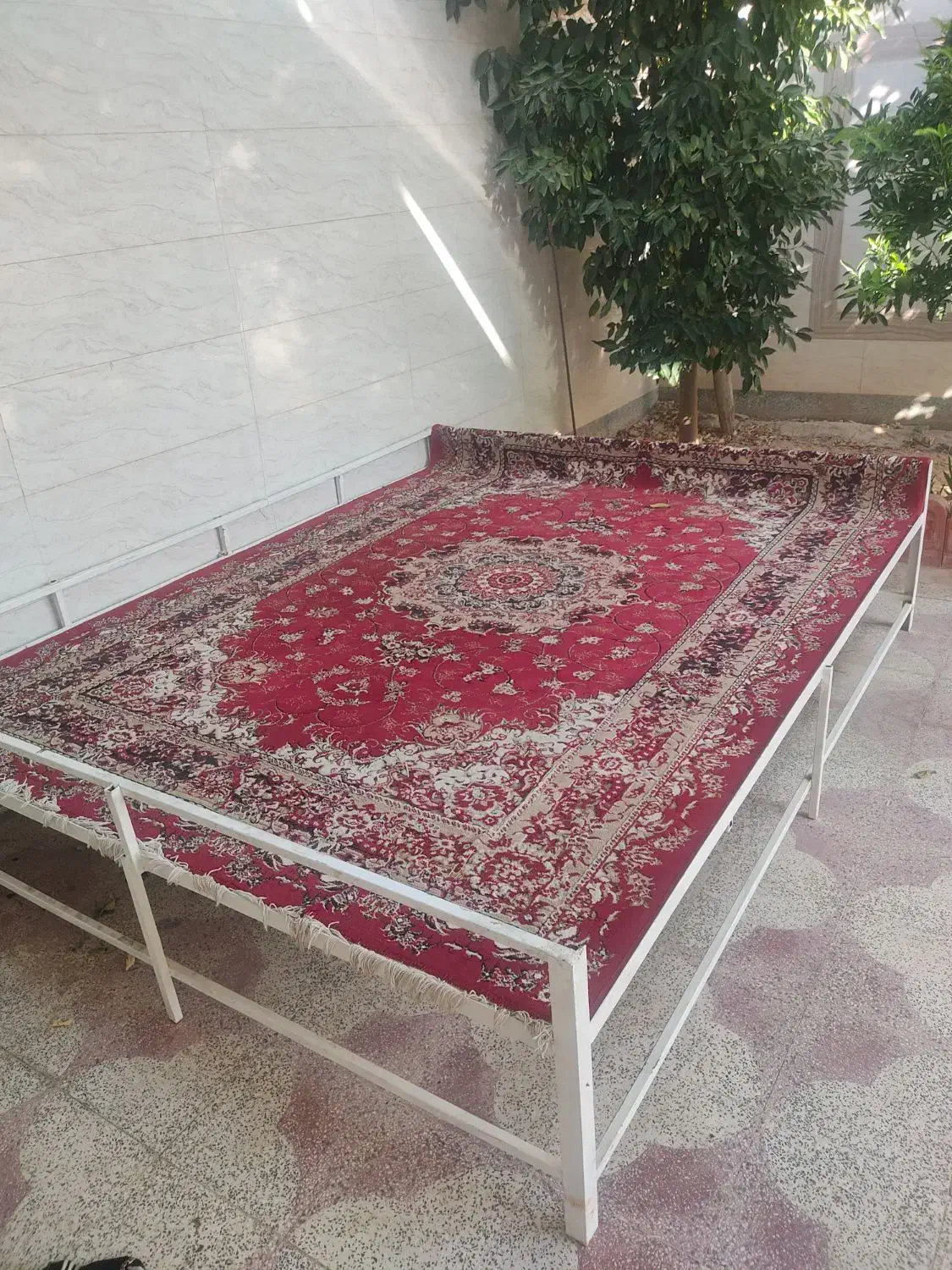 تخت اهنی|تخت و سرویس خواب|مرودشت, کوشک|دیوار