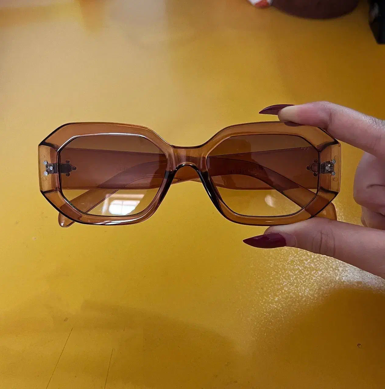 عینک پرادا ترندی قهوه ای|زیورآلات و اکسسوری|شاهینشهر, اقبال لاهوری|دیوار