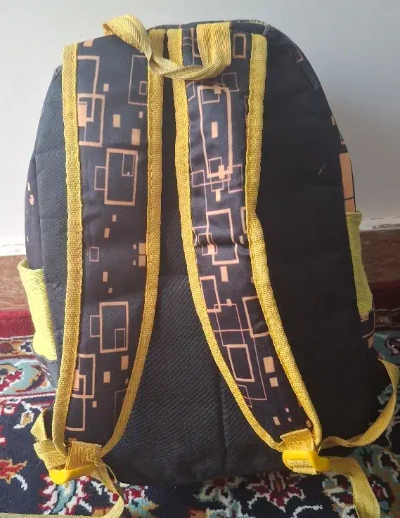 کیف مدرسه ابتدایی|کیف، کفش، کمربند|گناباد, |دیوار