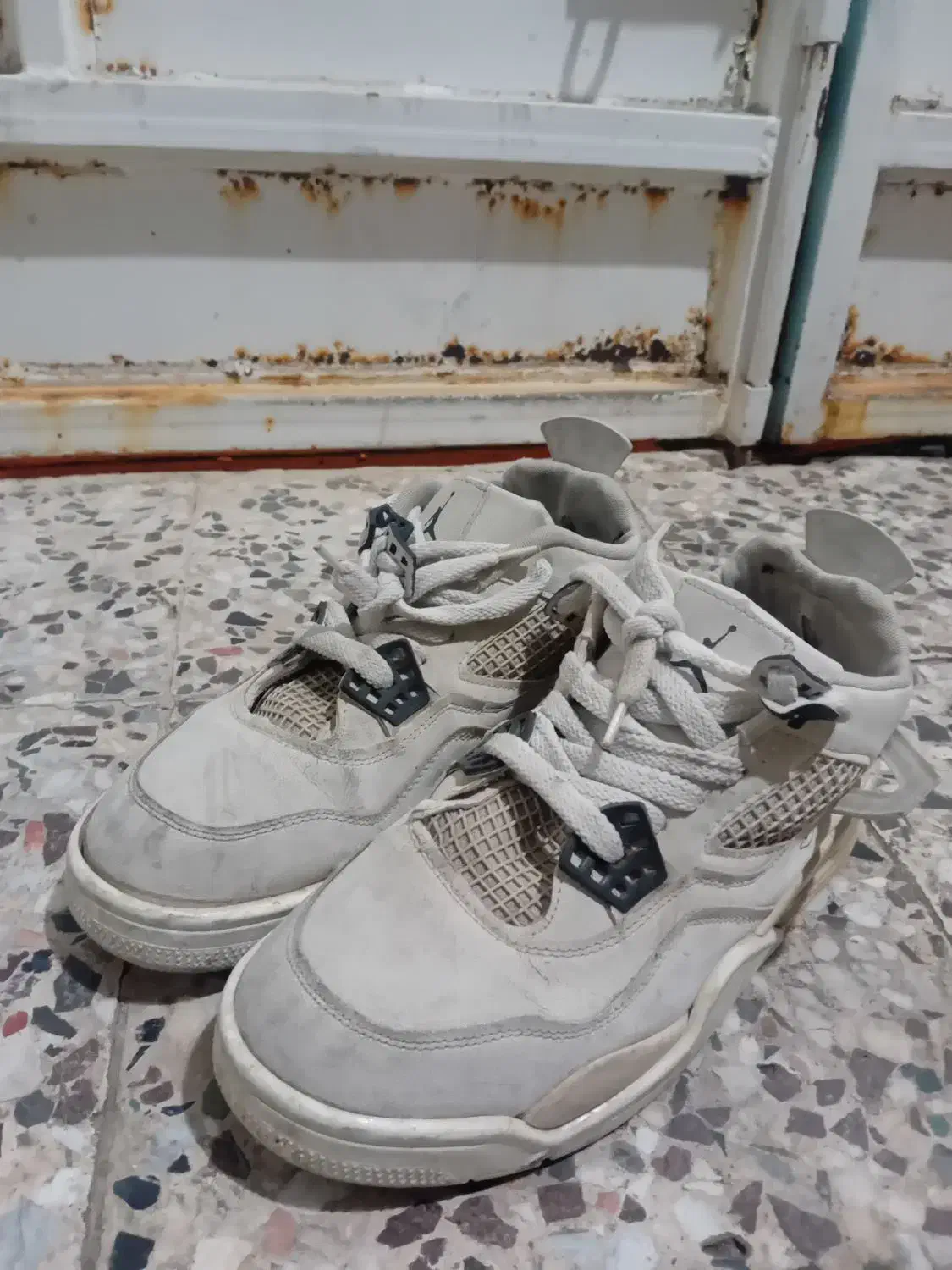 سه جفت کفش نو|کیف، کفش، کمربند|دزفول, |دیوار