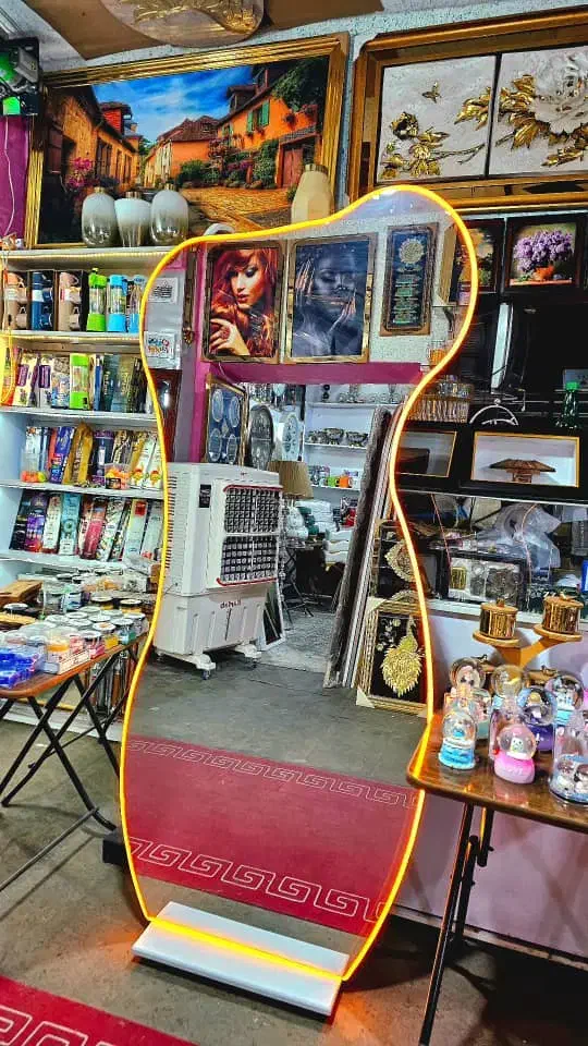 آینه دفرمه نئون دار ارسال رایگان|آینه|یاسوج, |دیوار