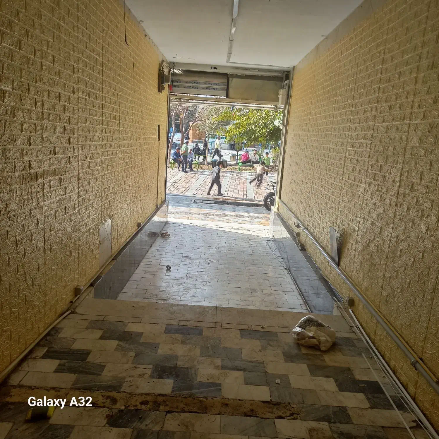 مغازه ۲۷متری بهترین لوکیشن نازی‌آباد|اجارهٔ مغازه و غرفه|تهران, نازی‌آباد|دیوار