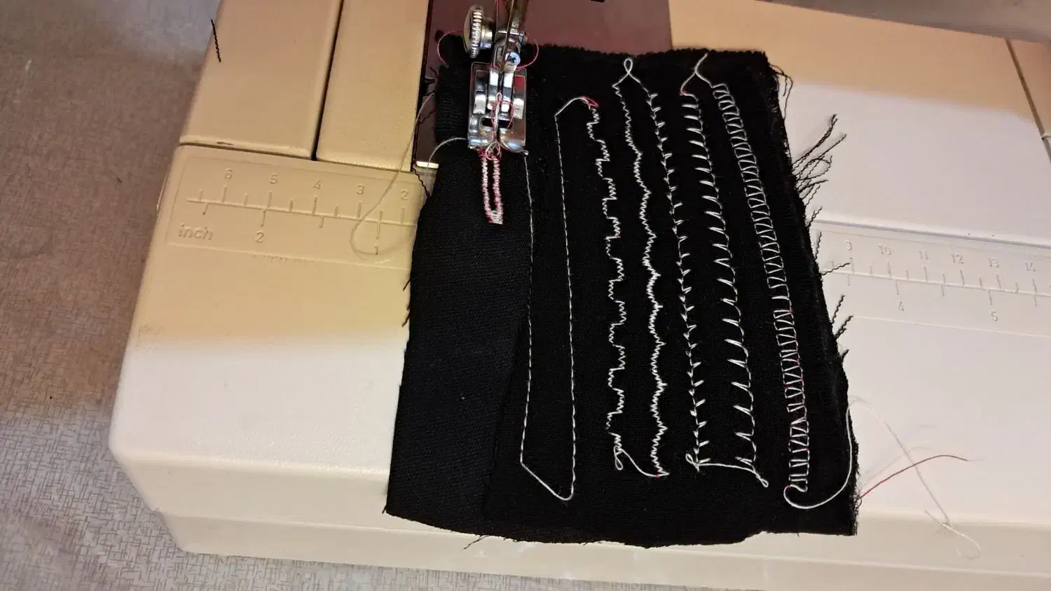 چرخ خیاطی ۴۰۸۴S|چرخ خیاطی و ریسندگی|گنبد کاووس, |دیوار