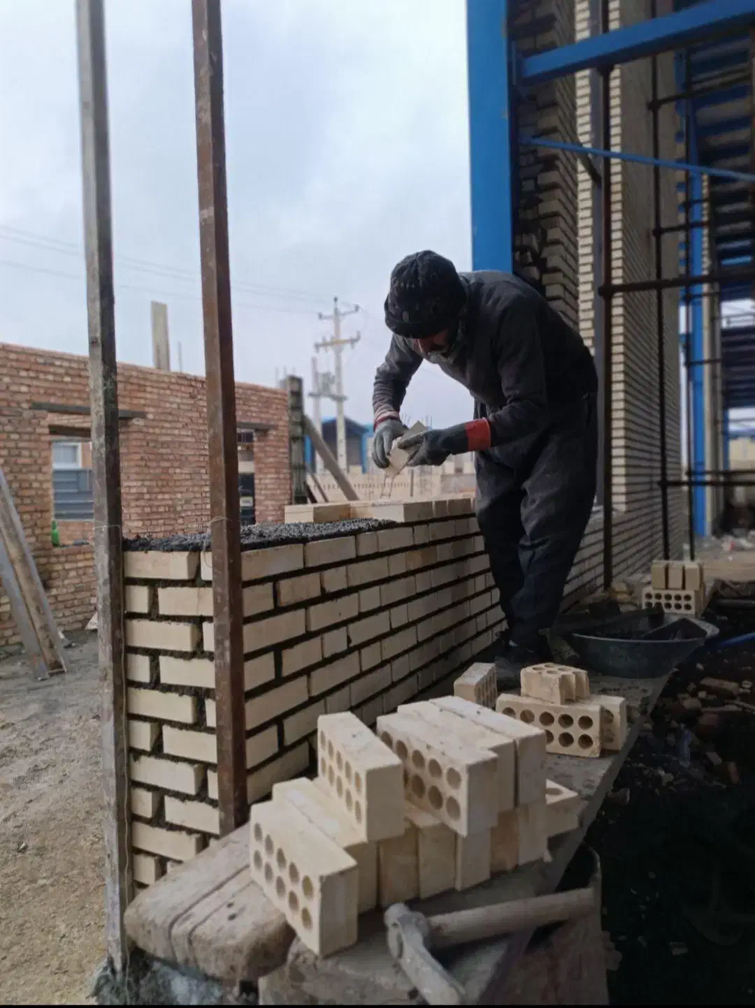 خدمات بنایی آجرنما سنگفرش با ۲۰ سال سابقه|خدمات پیشه و مهارت|همدان, |دیوار