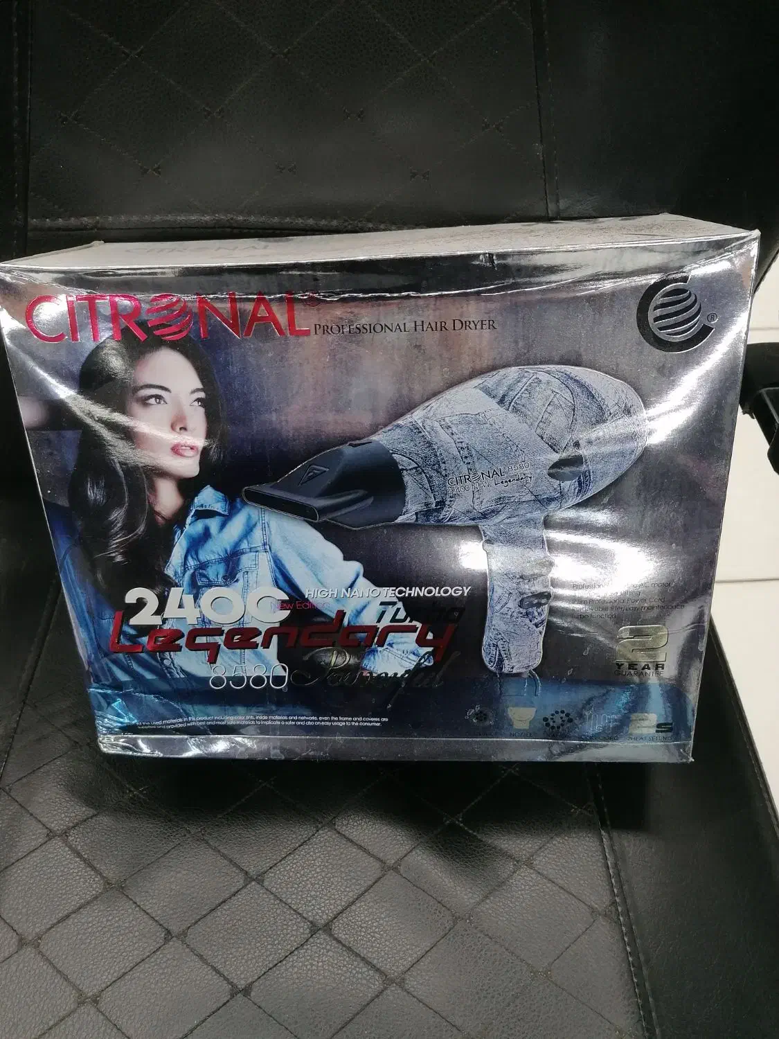 دو عدد سشوار یکی معمولی یکی حرفه ای|آرایشگاه و سالن‌های زیبایی|تاکستان, |دیوار