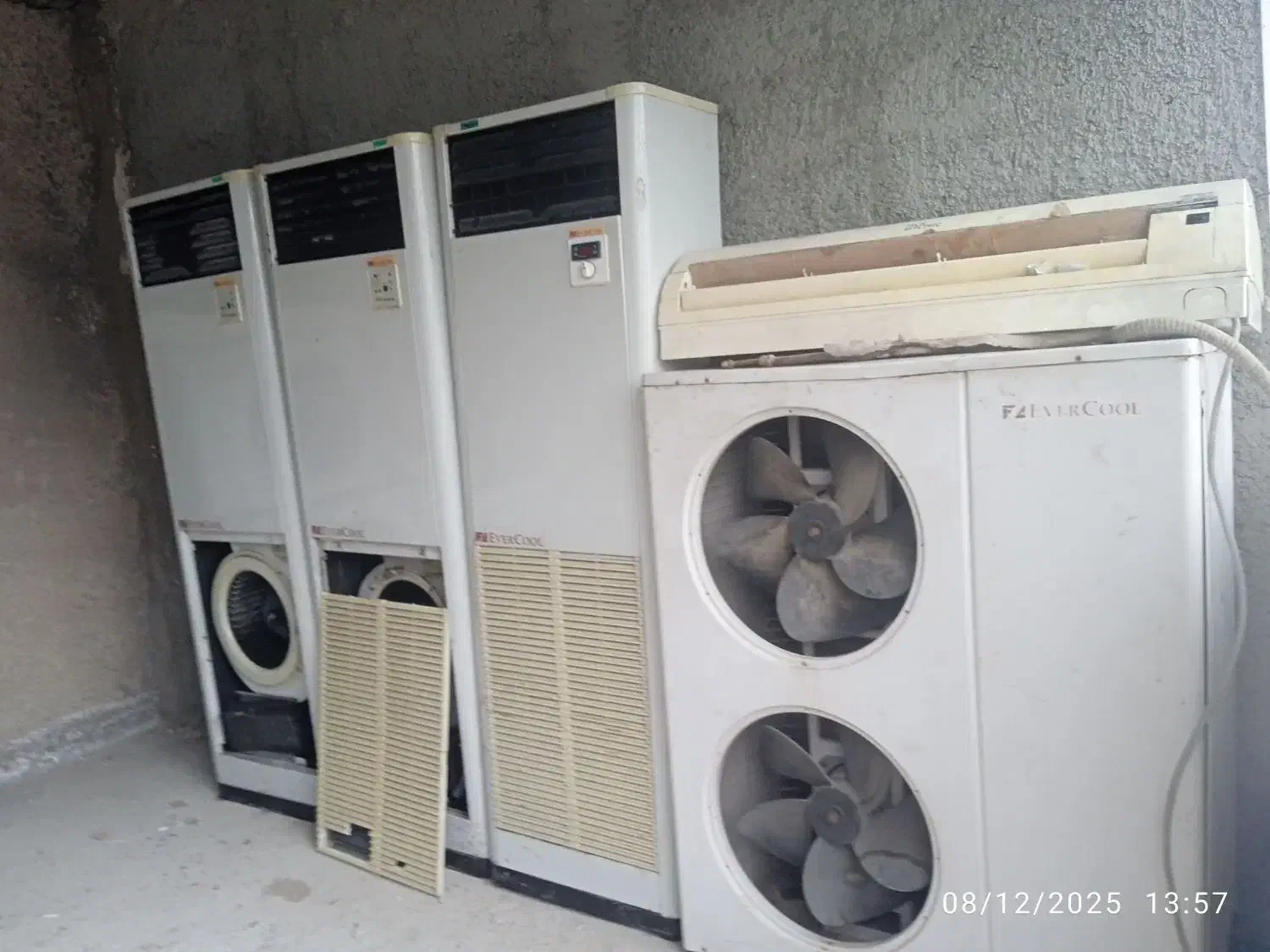 تعداد۶عدد کولر گازی بزرگ قیمت توافقی فروش یکجا|کولر گازی و فن‌کوئل|ارومیه, |دیوار