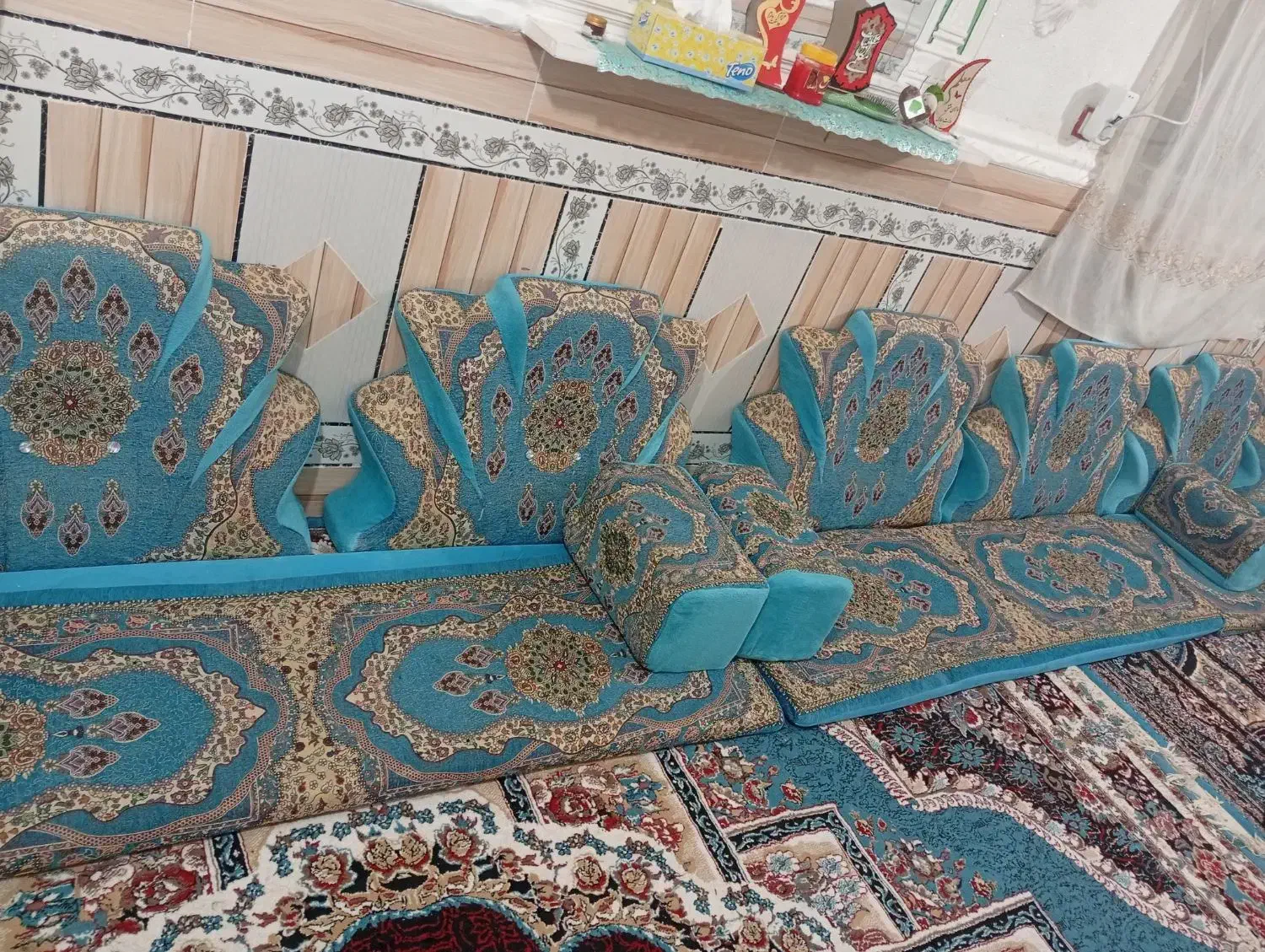 پشتی خلیجی شاه نشین|مبلمان خانگی و میز عسلی|خاش, |دیوار