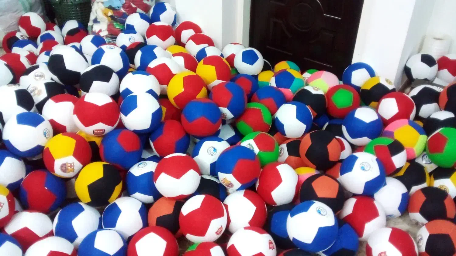 توپ آپارتمانی با طرحهای متنوع و جذاب|اسباببازی|آفتاب, |دیوار