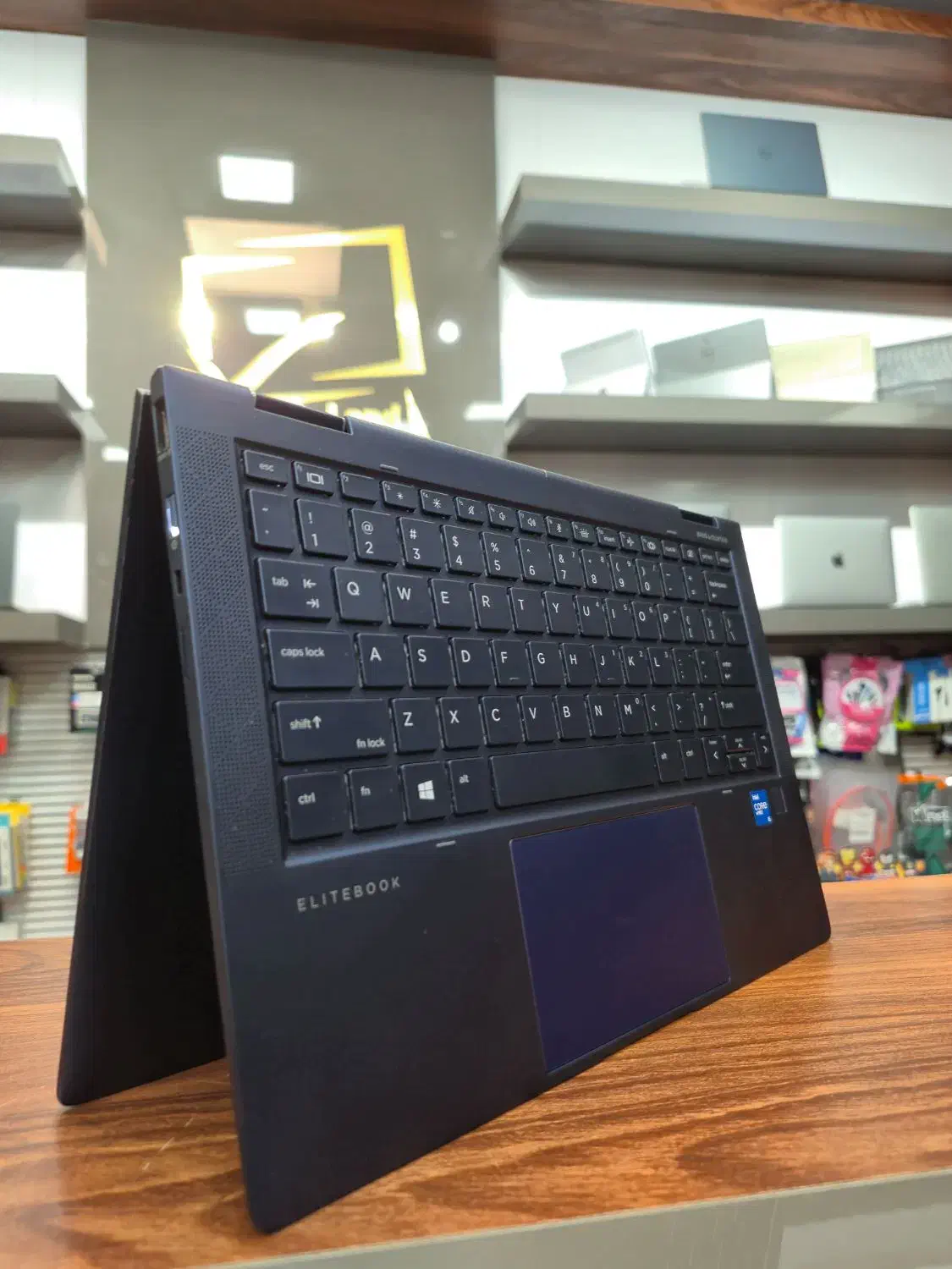 لپ تاپ لمسی و ۳۶۰ درجه اچ پی سری خاص HP Dragonfly|رایانه همراه|بندرعباس, |دیوار