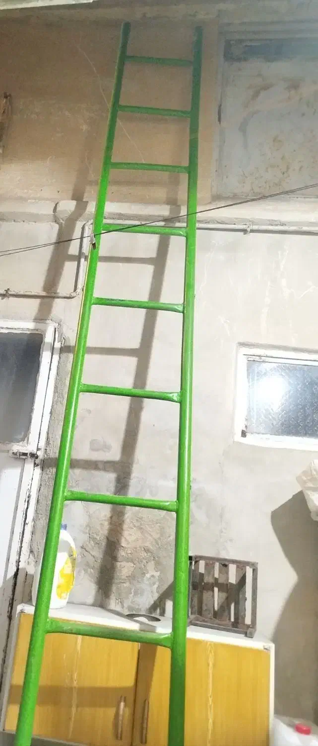 کابینت بالای هود و نردبان ۴متری ۹ پله|مصالح و تجهیزات ساختمان|همدان, |دیوار