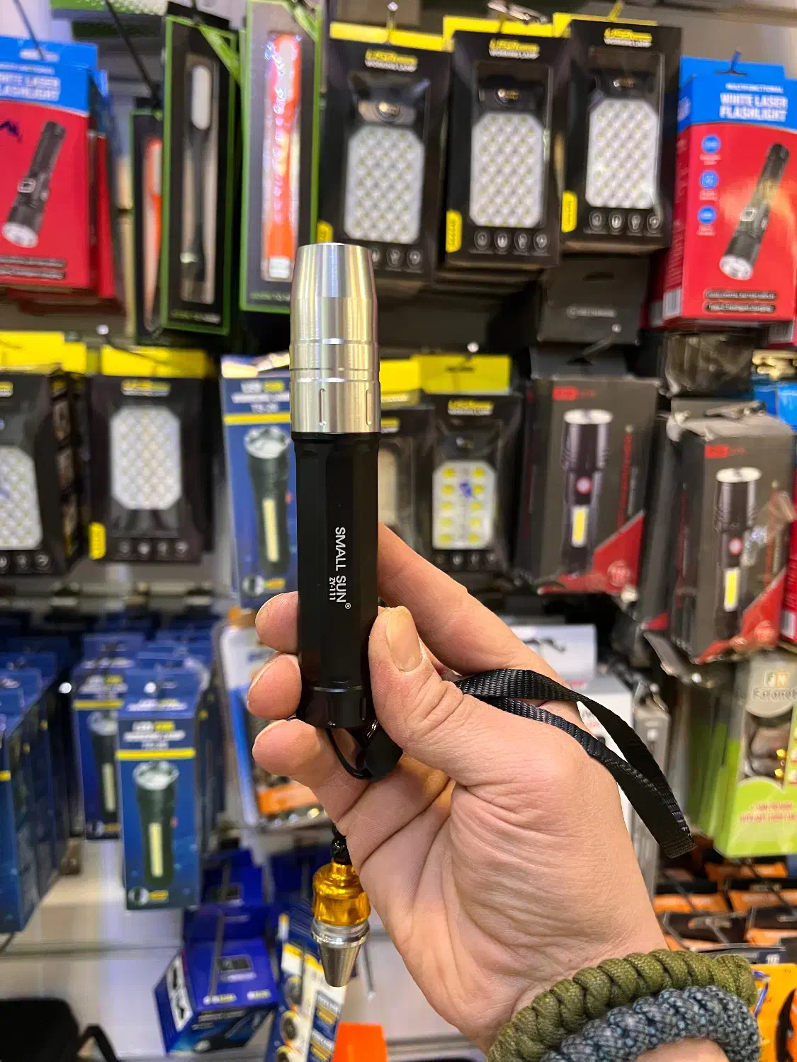 چراغ قوه uvماورابنفش شارژی نور زرد سفیدsmallsun111|کوهنوردی و کمپینگ|تهران, لاله زار|دیوار