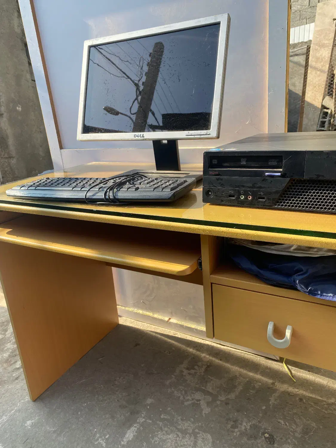 کامپیوتر و میز|رایانه رومیزی|تالش, هشتپر|دیوار