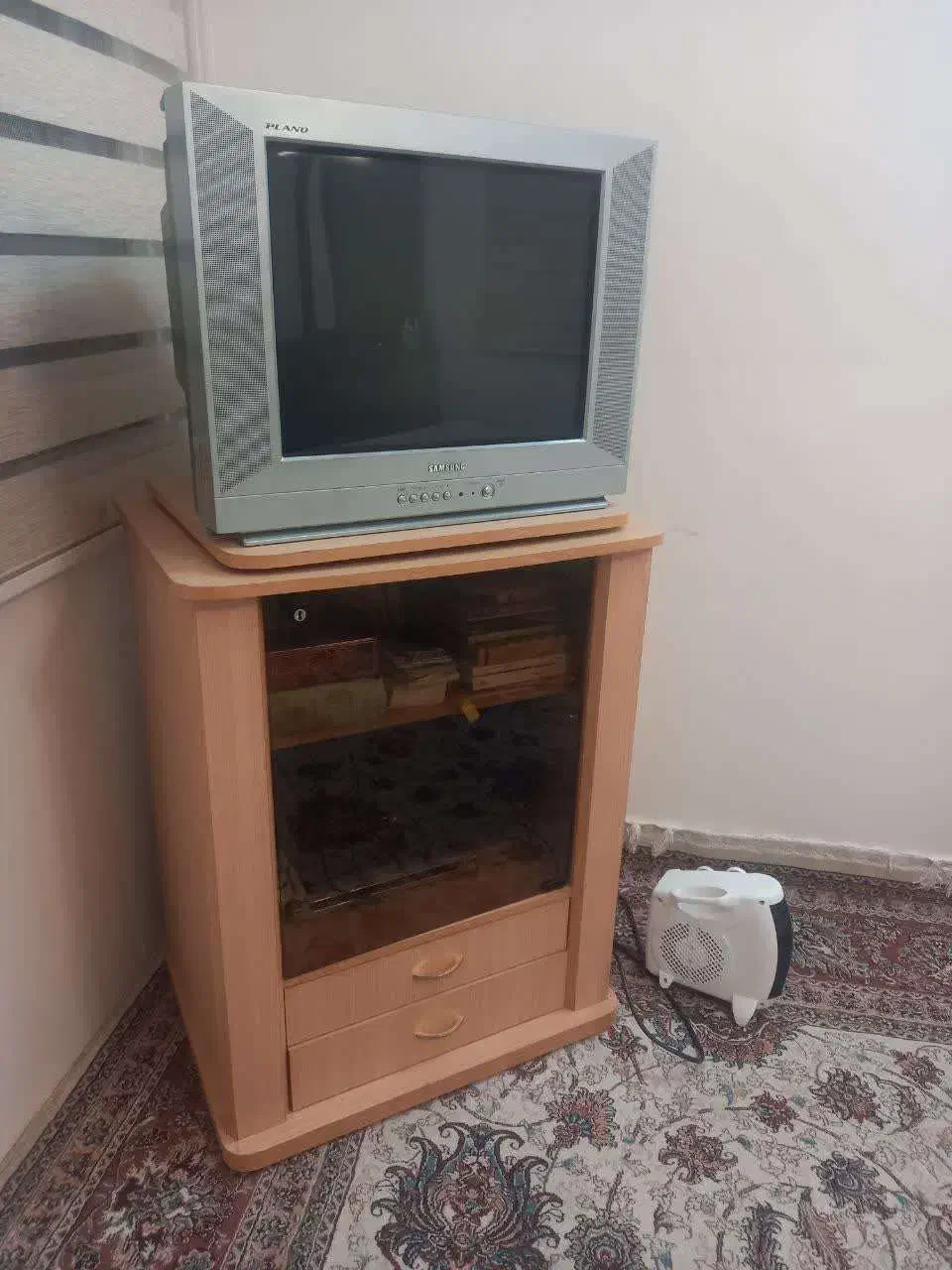 فروش تعدادی لوارم خانه|مبلمان خانگی و میز عسلی|گلمکان, |دیوار