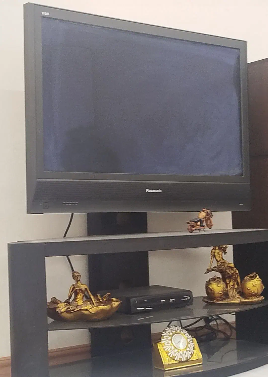 تلویزیون ۴۲ اینچ پاناسونیک|تلویزیون و پروژکتور|شیراز, چوگیاه‎|دیوار