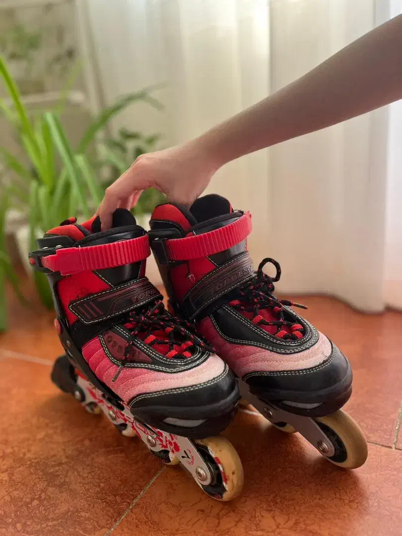 اسگیت در حد خیلی کم استفاده شده|دوچرخه، اسکیت، اسکوتر|کرج, گوهردشت|دیوار