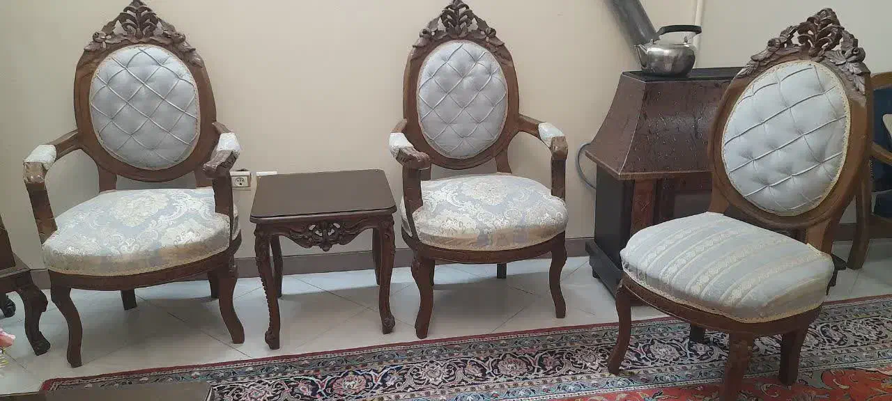 مبل 9نفره تمیز و شیک به همراه 2عدد ویترین|مبلمان خانگی و میز عسلی|شاهینشهر, خبرنگار|دیوار