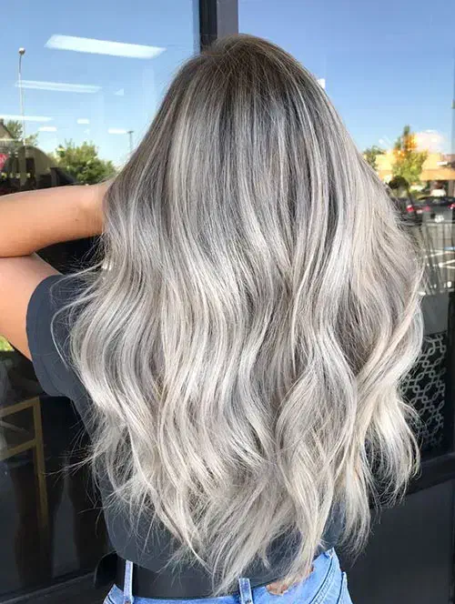 ارائه خدمات تخصصی رنگ مو وشینیون ومیکاپ ویژه یلدا|خدمات آرایشگری و زیبایی|بروجرد, |دیوار