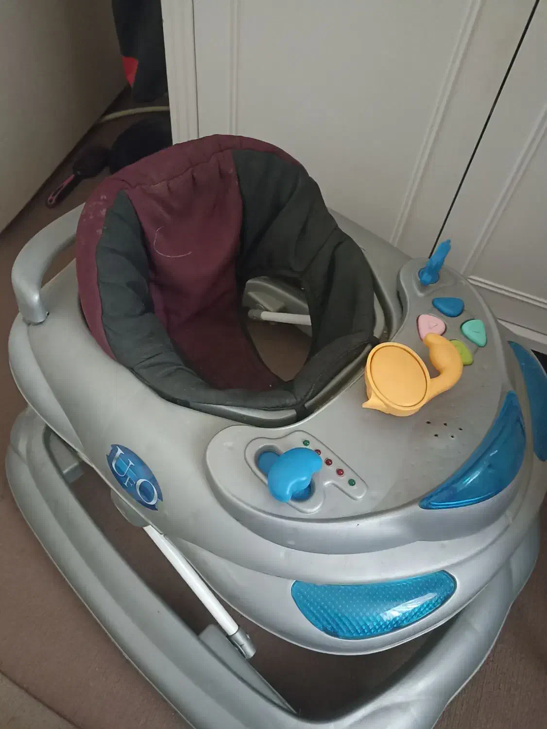 فروش فوری|کالسکه و لوازم جانبی|اسلام‌شهر, شهرک قائمیه|دیوار