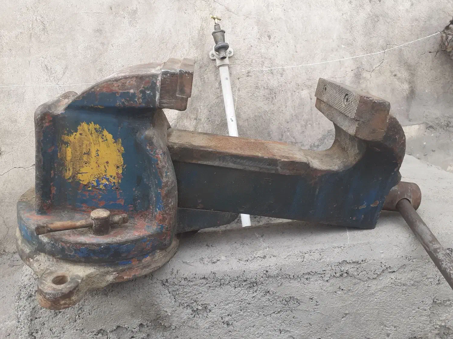 ابزار آلات گیره|ابزارآلات|لنجان, |دیوار