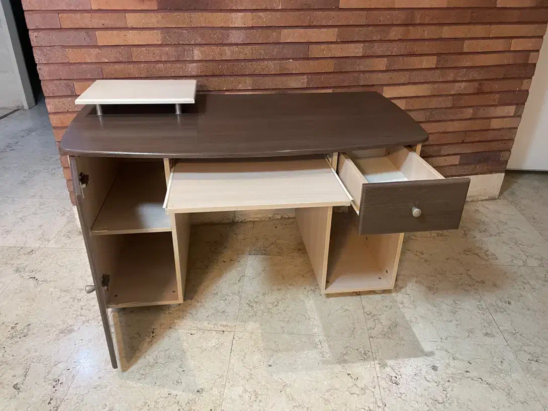 میز تحریر برند ارژن ضد خش|میز تحریر و کامپیوتر|تهران, محمودیه|دیوار