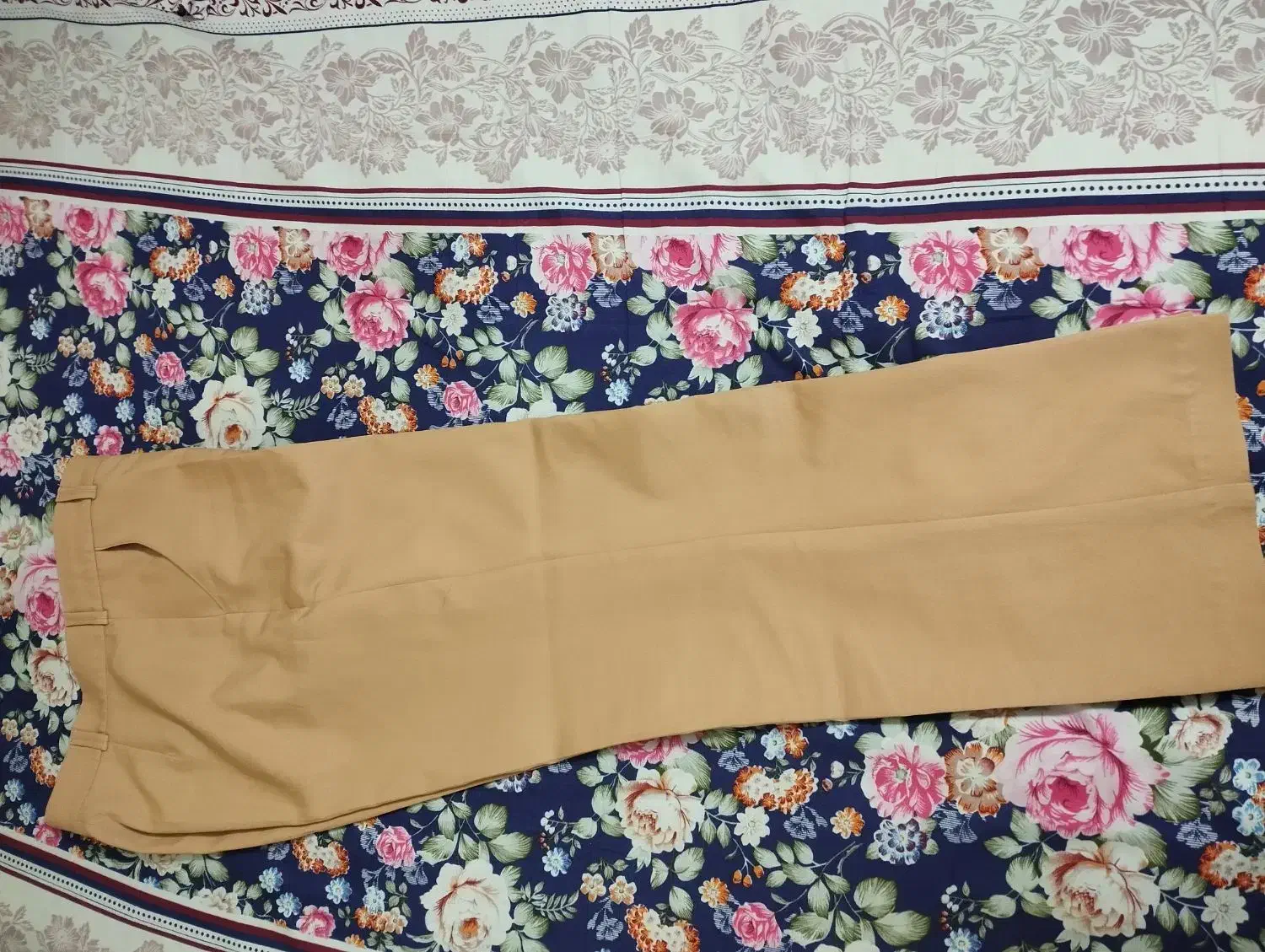 لباس وکفش مجلسی|لباس|شیروان (خراسان), |دیوار