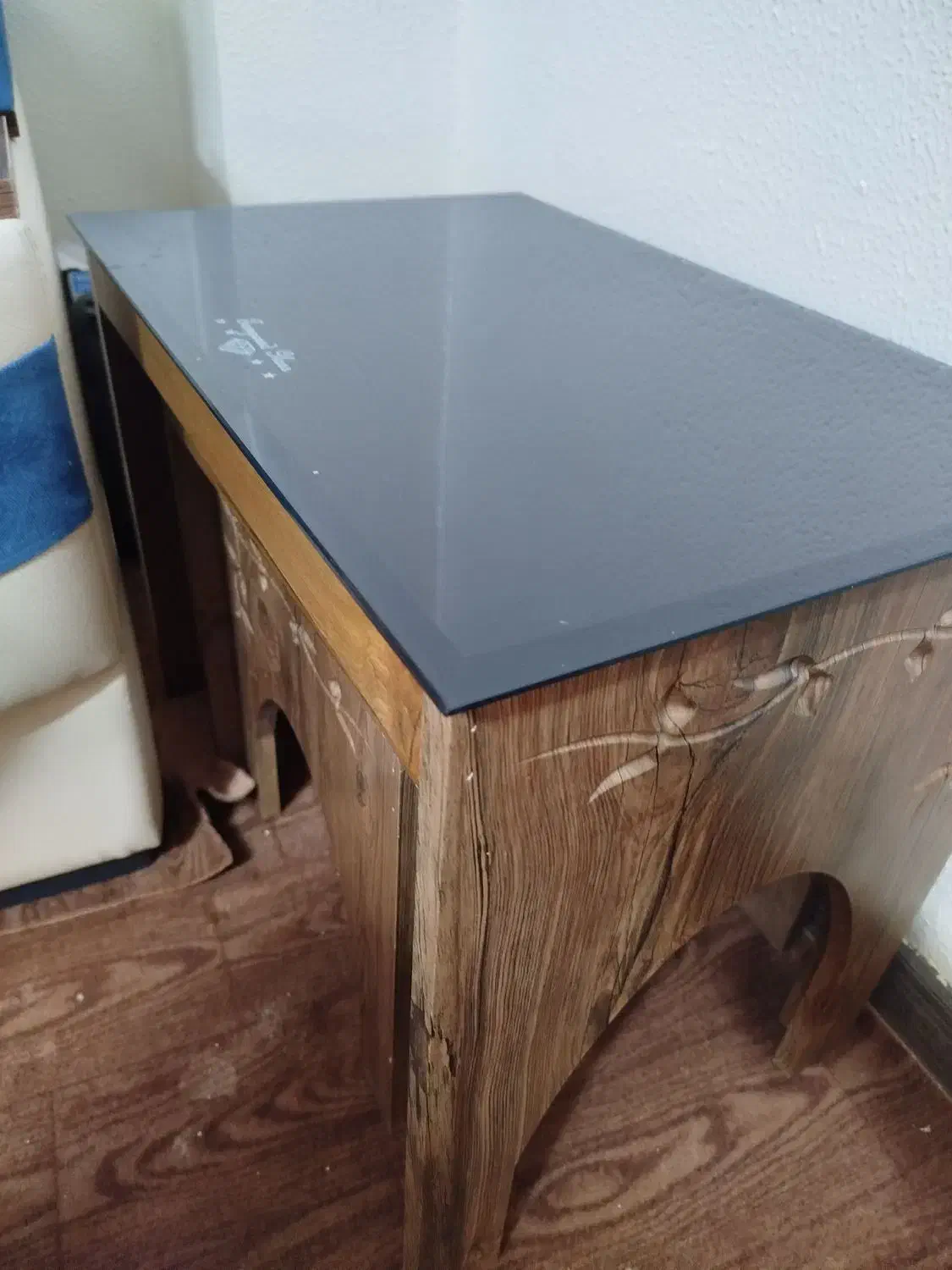 میز عسلی چرخشی معاوضه|مبلمان خانگی و میز عسلی|شاهین‌شهر, شهرک گلدیس|دیوار