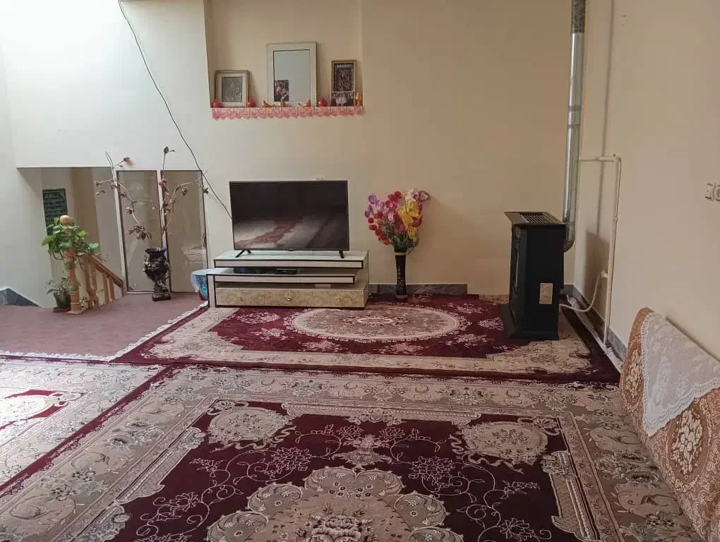 خانه ویلایی در فلاورجان|فروش خانه و ویلا|پیر بکران, |دیوار