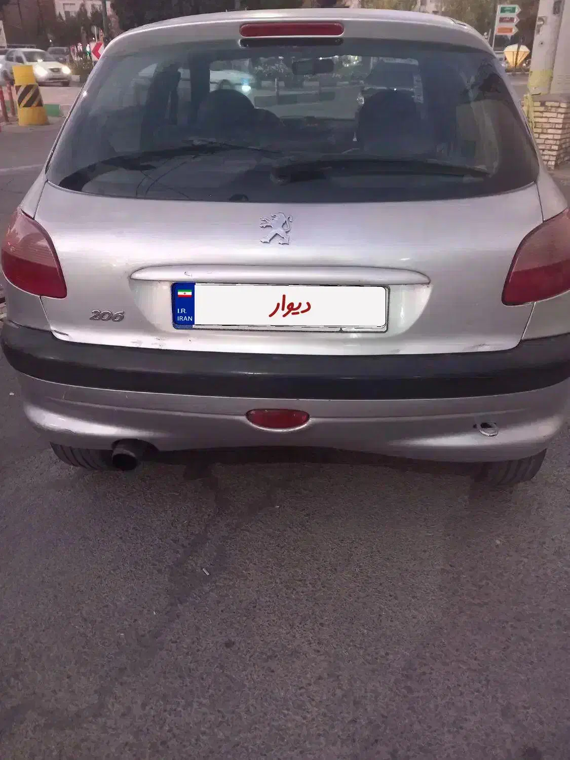 پژو ۲۰۶ نقره ای|خودرو سواری و وانت|محلات, |دیوار