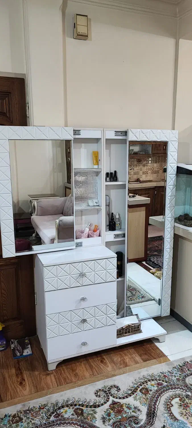 کمد آرایشی * سالم و نو * بسیار تمیز|مبلمان خانگی و میز عسلی|تهران, پرواز|دیوار