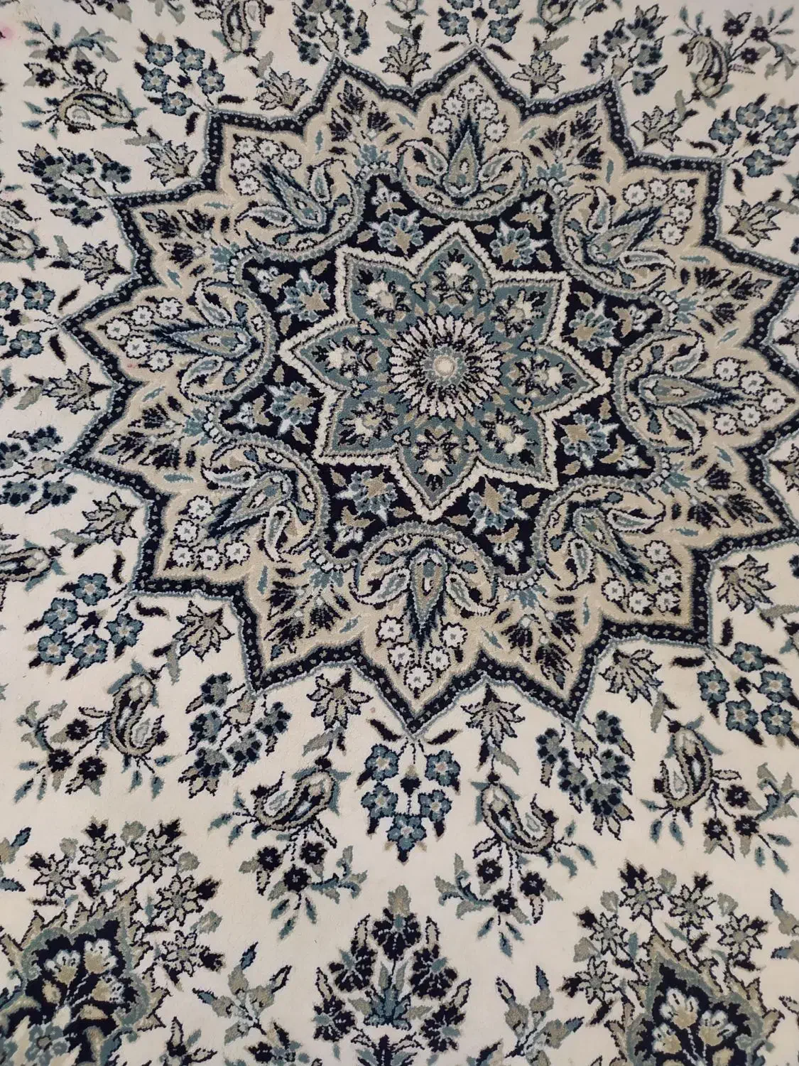 فرش ماشینی گرد|فرش|تهران, نیروی هوایی (پیروزی)|دیوار