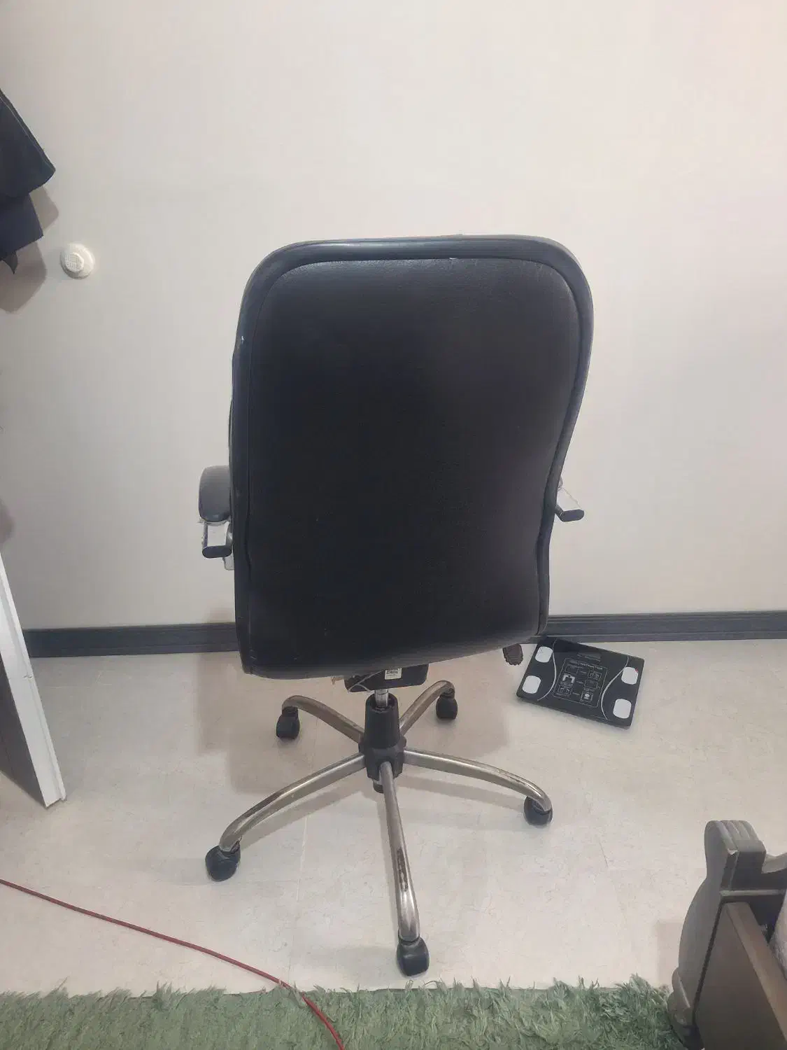 صندلی اداری چرخدار|دفتر کار|فردیس, نگارستان|دیوار