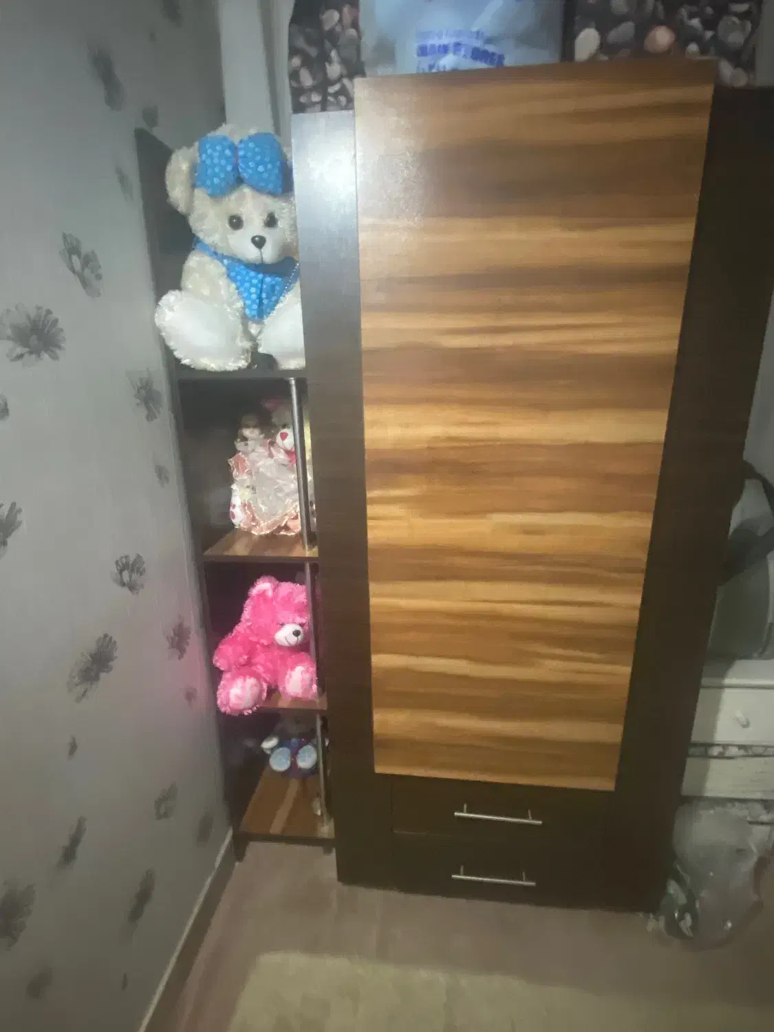 یک کمد با یک رگال|جاکفشی، کمد، دراور|تهران, افسریه شمالی|دیوار