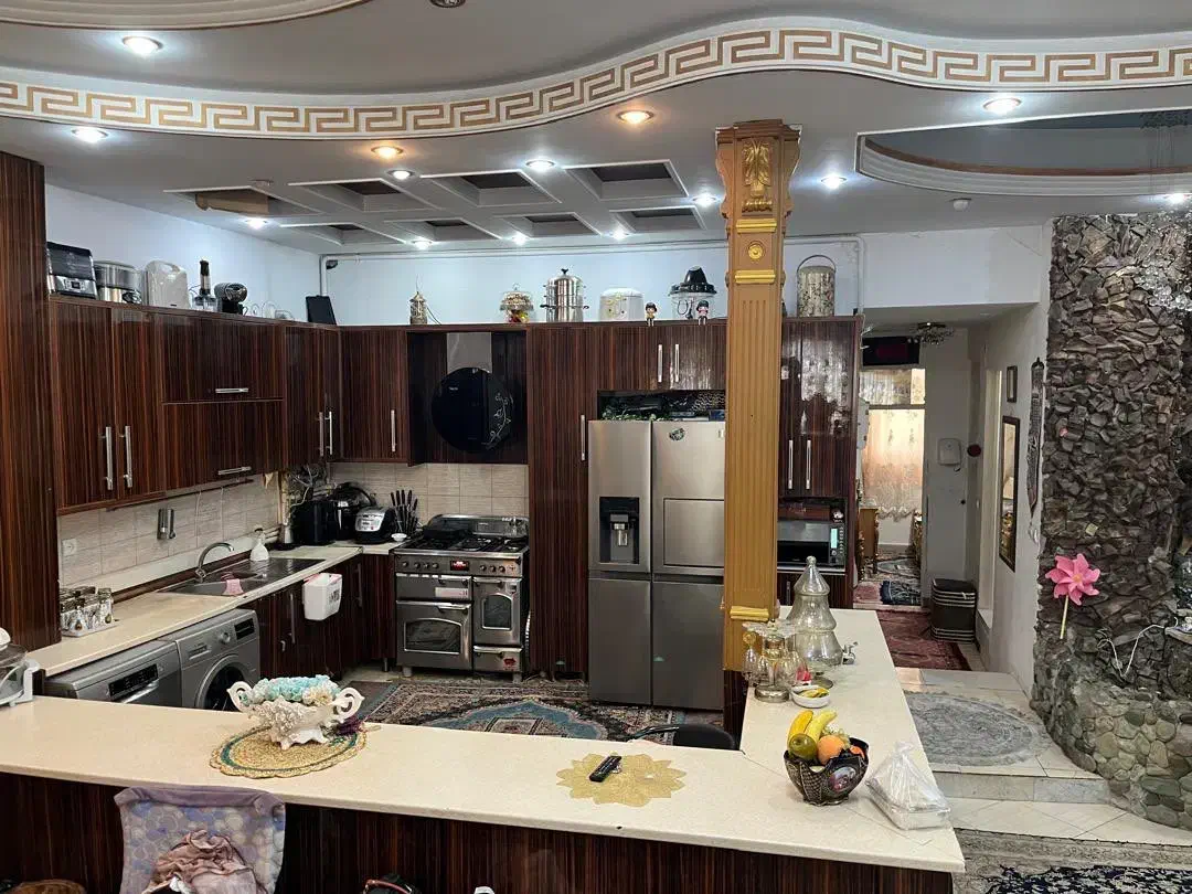 ۱۵۰متر همراه با ۲۳۰وام ودیعه