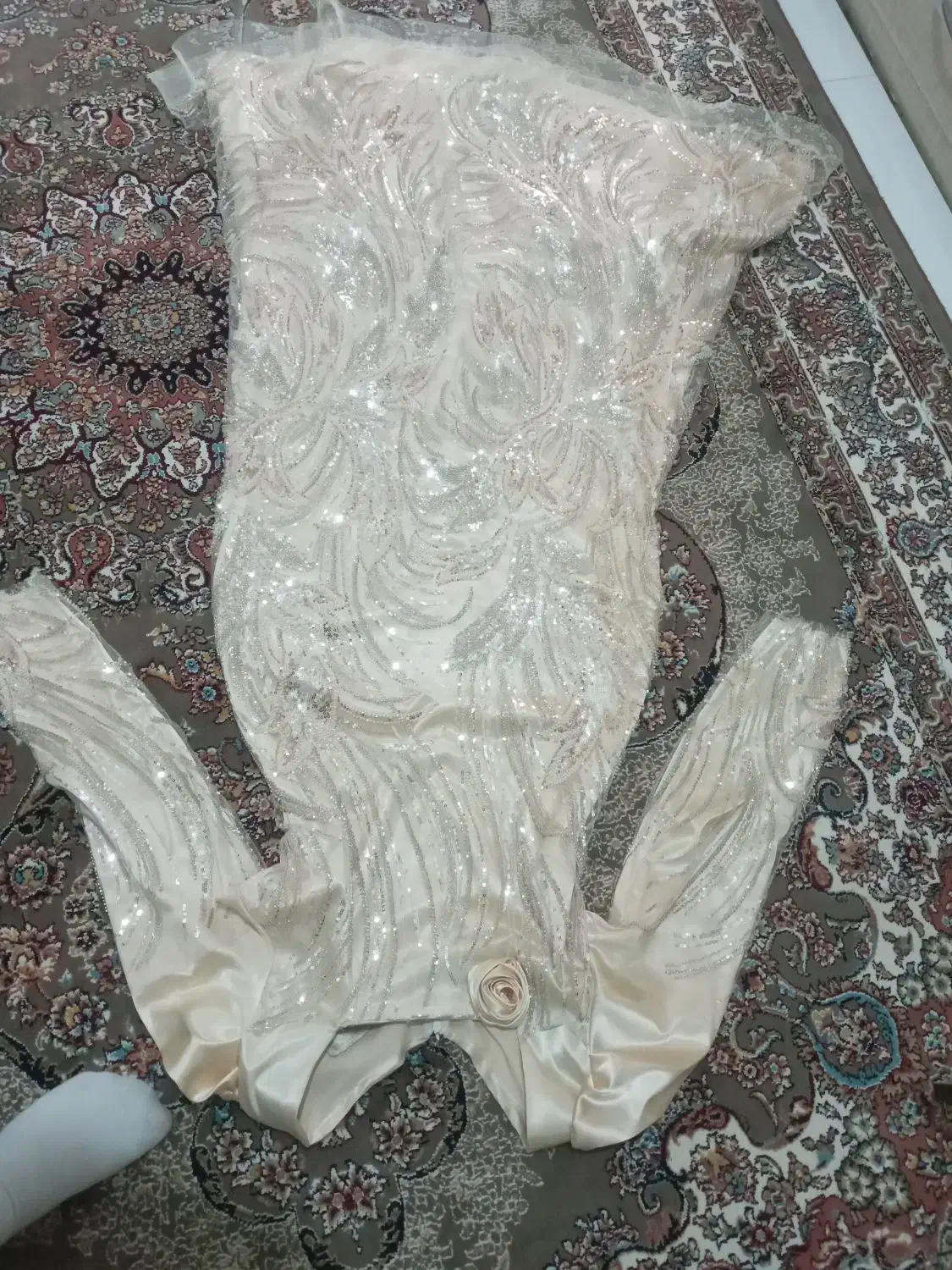 لباس مجلسی سایز ۴۴ و۴۶ ۷ملیون|لباس|میانه, |دیوار