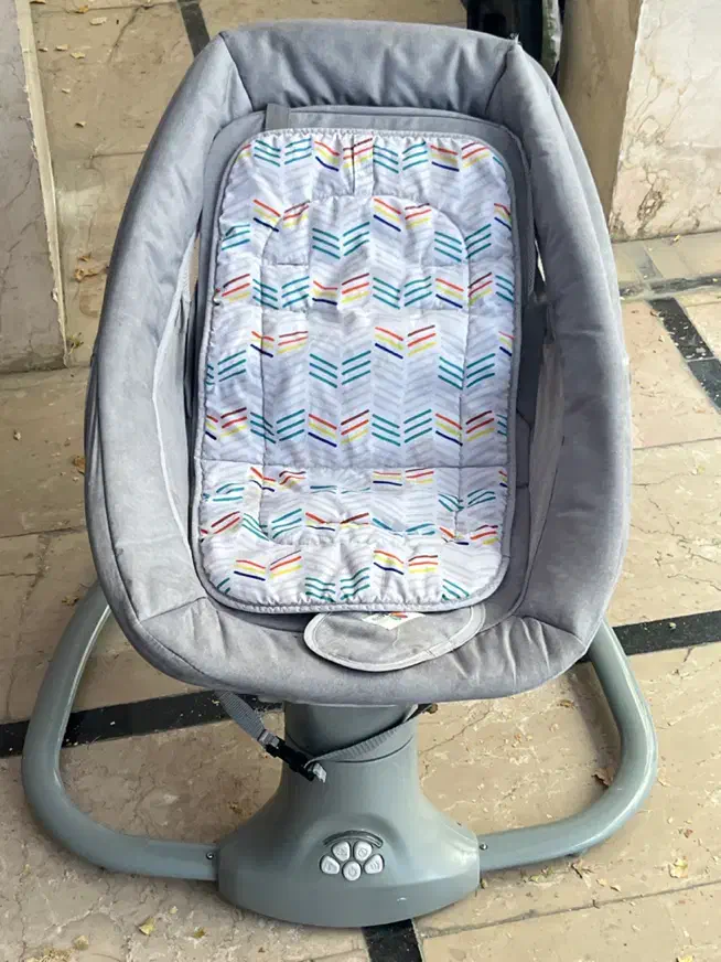 گهواره برقی برند ماستلا|تخت و صندلی بچه|مشهد, آبکوه|دیوار