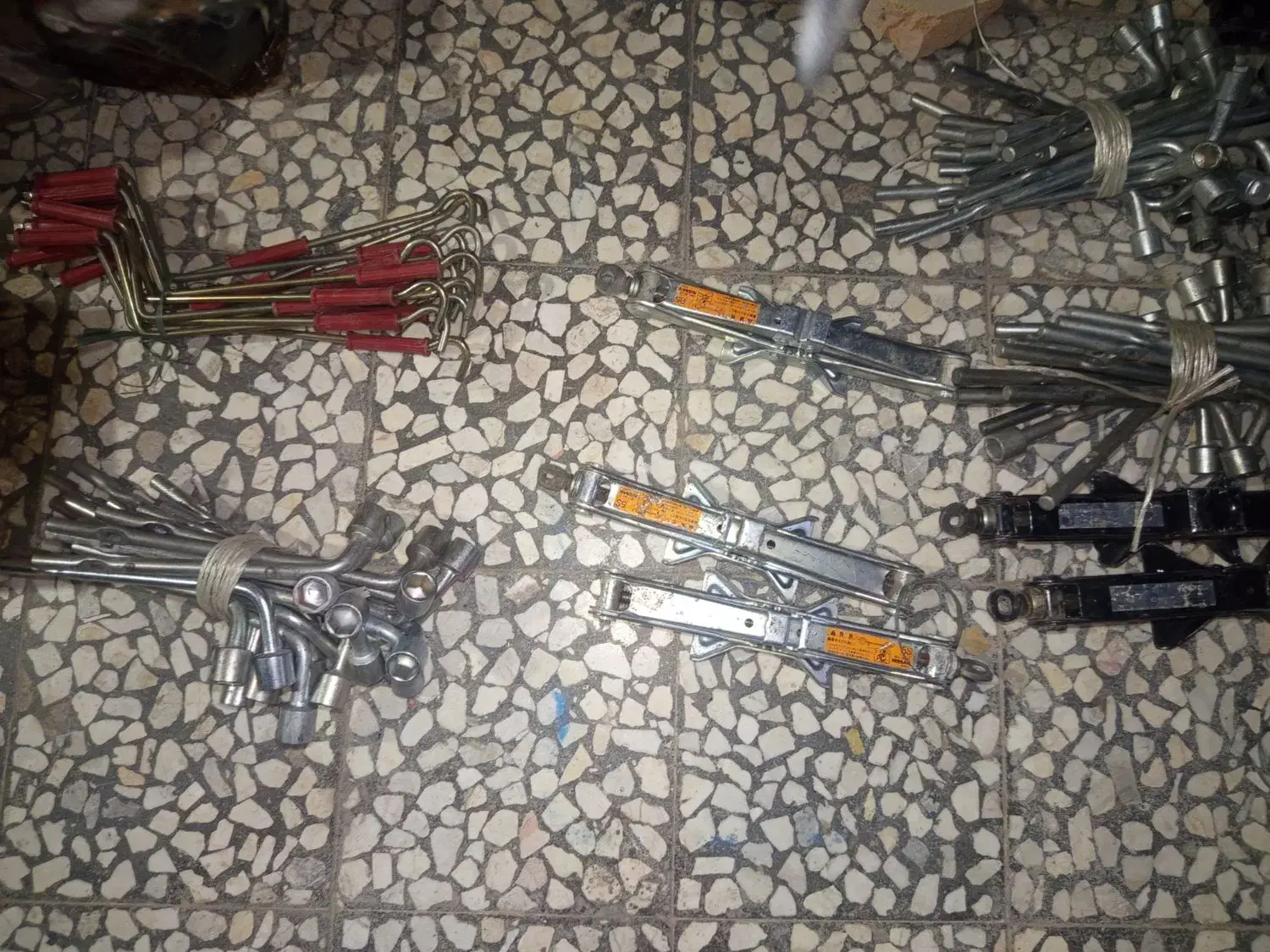 جک و آچار چرخ پراید پژو تویوتا|قطعات یدکی و لوازم جانبی|زابل, |دیوار