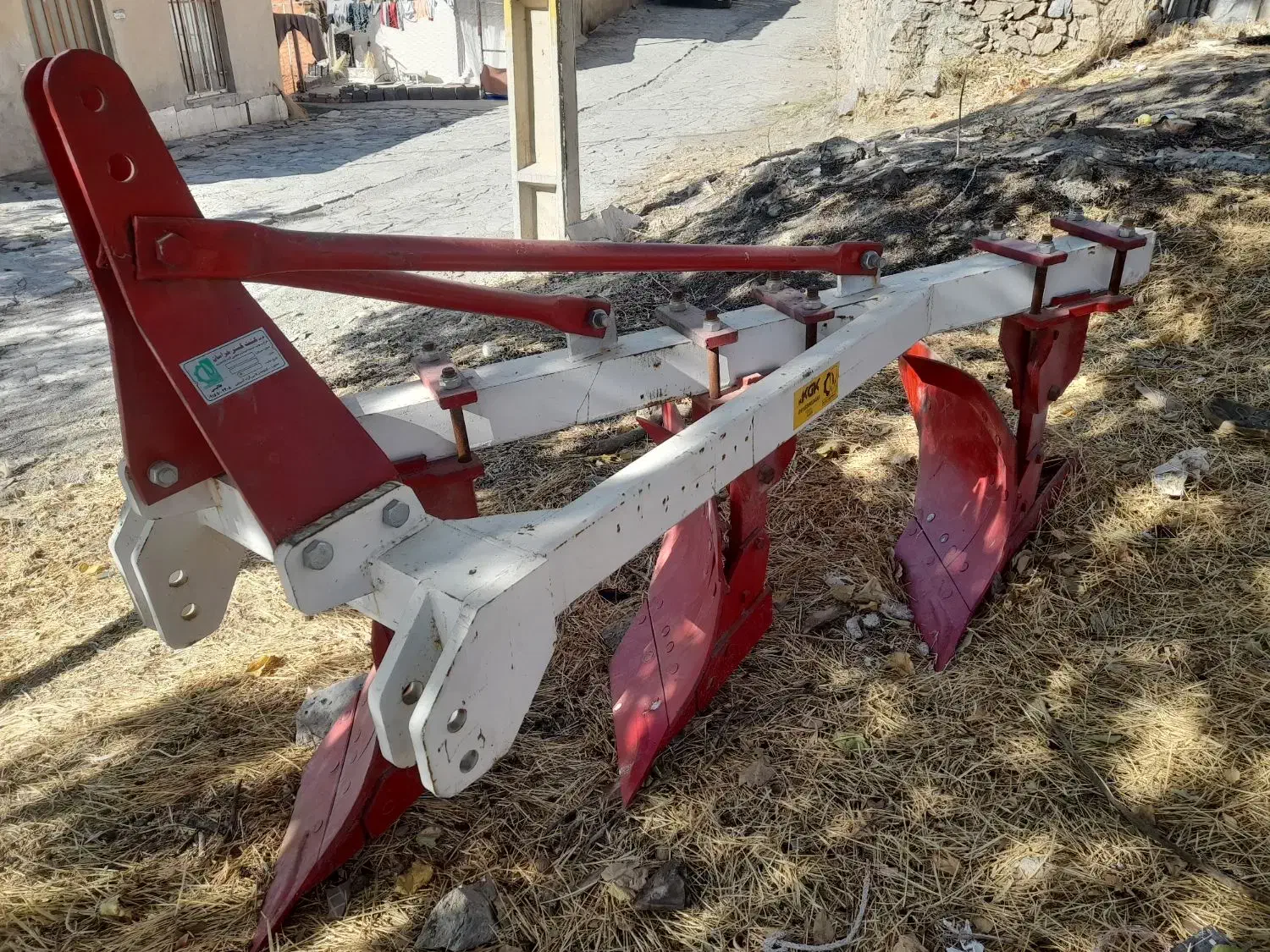 گاو اهن|ماشین‌آلات صنعتی|مریوان, |دیوار