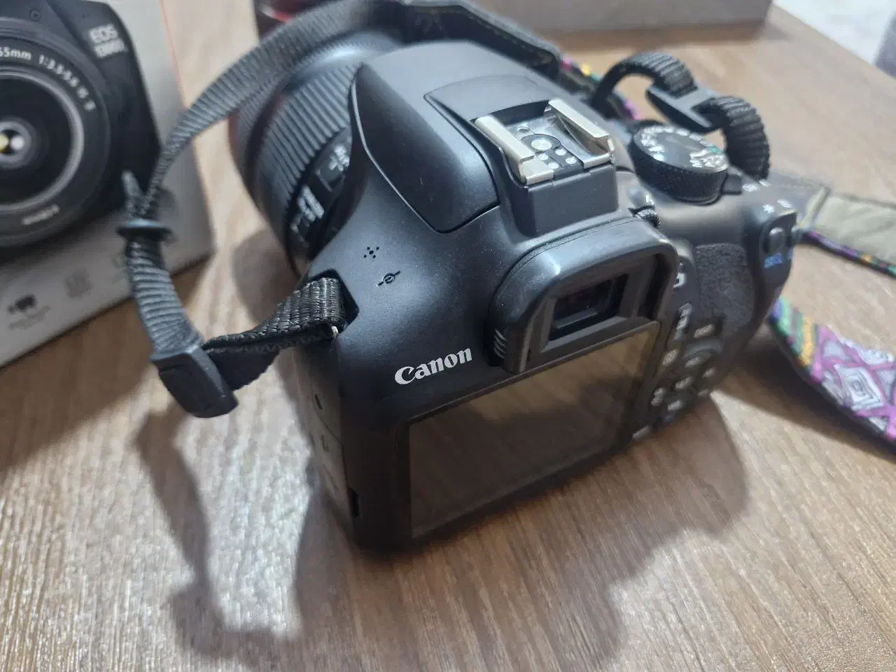 دوربین کنون 1300d همراه لنز 18-135|دوربین عکاسی و فیلم‌برداری|پاکدشت, پارچین|دیوار