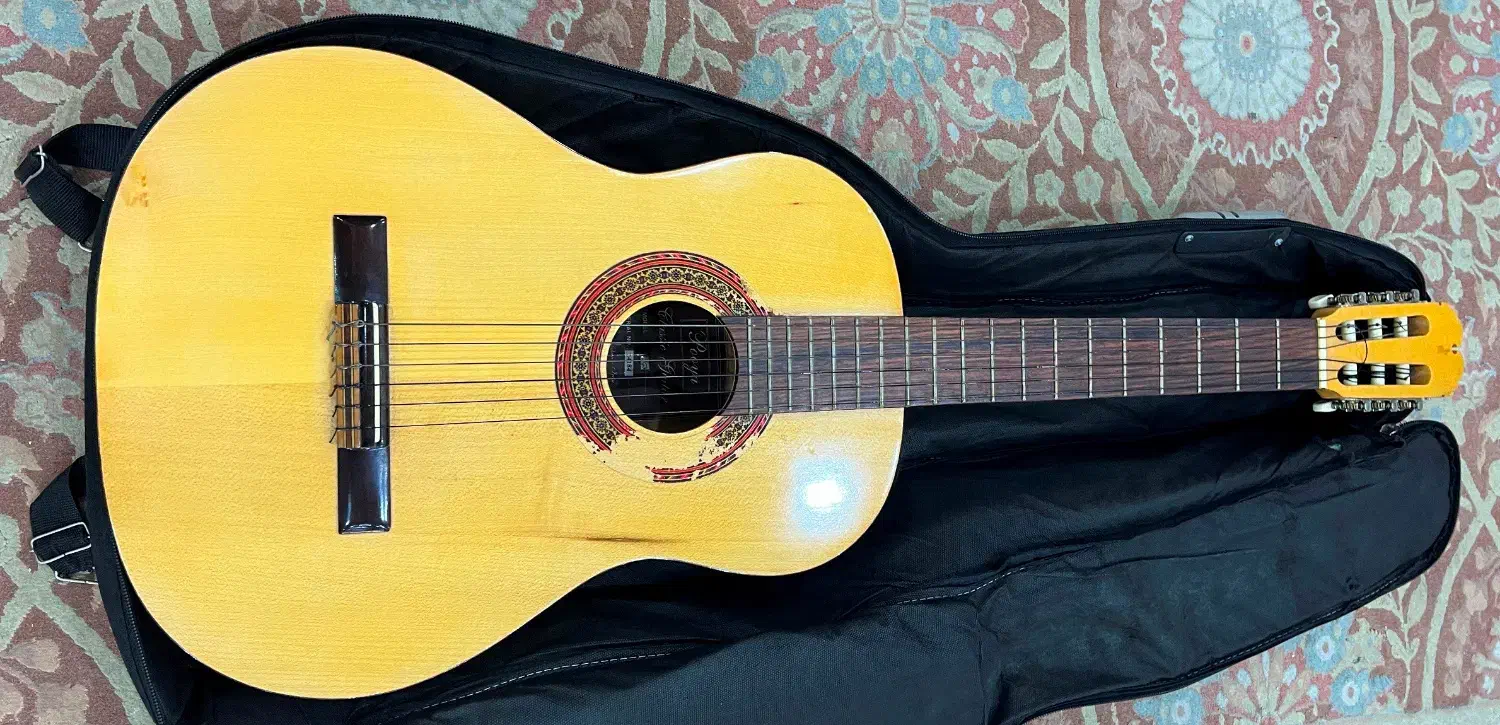 گیتار کلاسیک پویا کرم قهوه ای|گیتار، بیس، امپلیفایر|اهواز, کیانپارس |دیوار