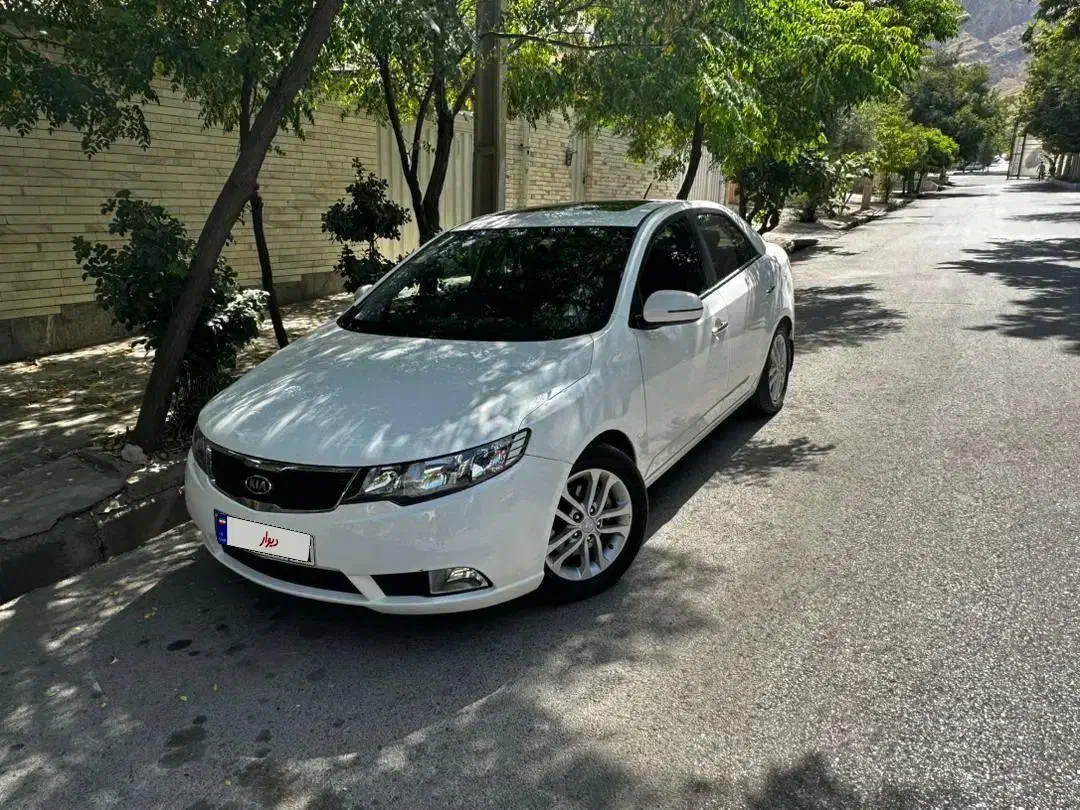 ماشین سواری سراتو|خودرو سواری و وانت|خرمآباد, |دیوار