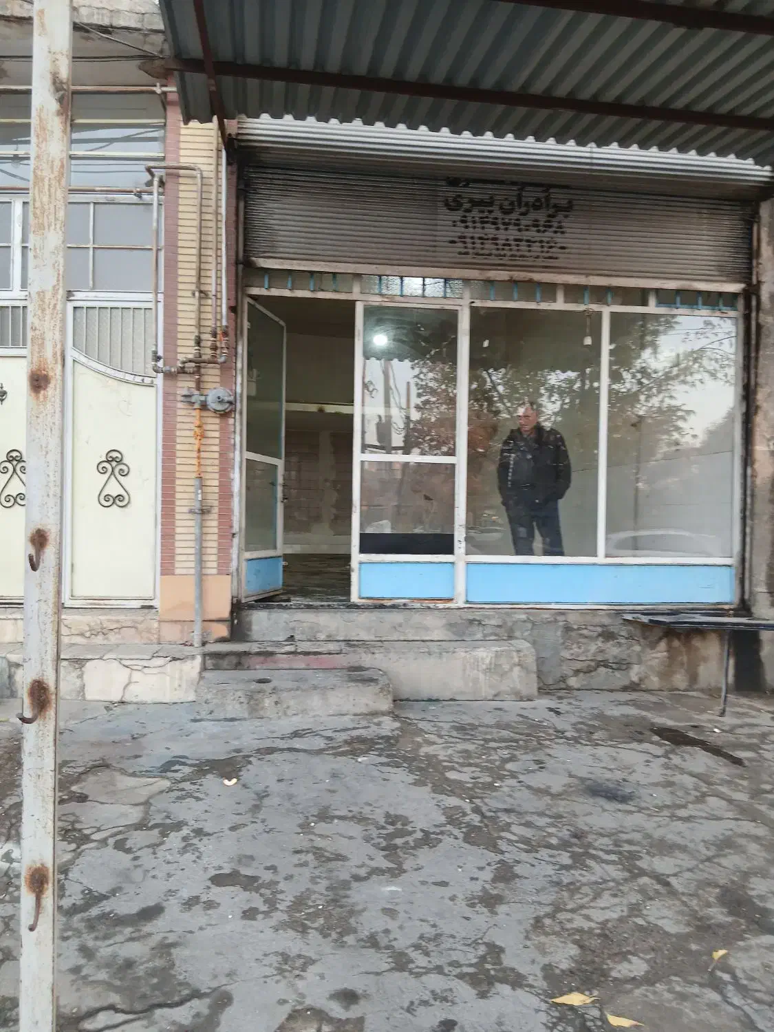 اجاره مغازه خیابان ساحلی جنب کبابی حیدر بابا|اجارهٔ مغازه و غرفه|شاهین دژ, |دیوار