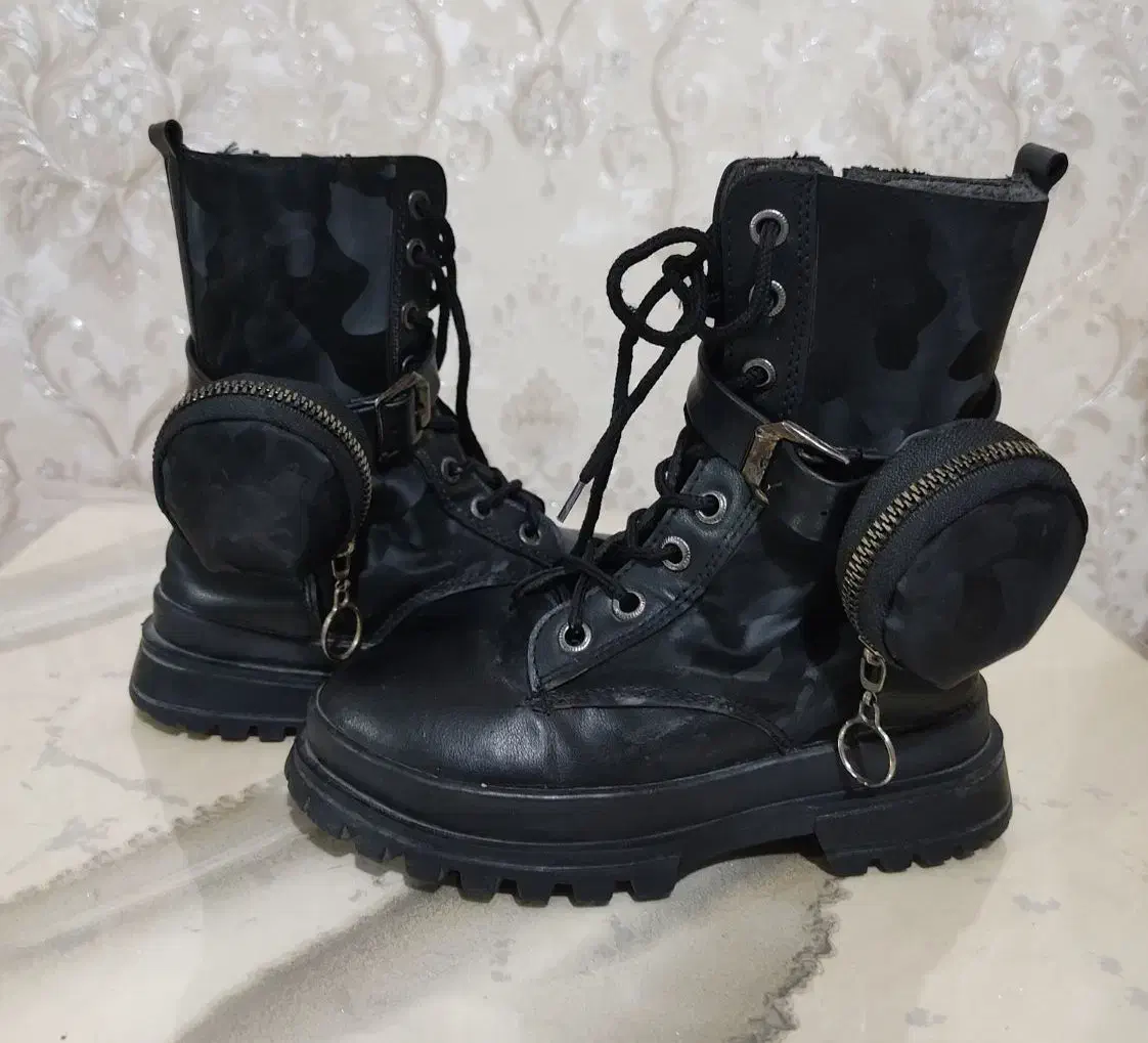 پوتین دخترانه سایز ۳۰|کفش و لباس بچه|رباط‌کریم, شترخوار|دیوار