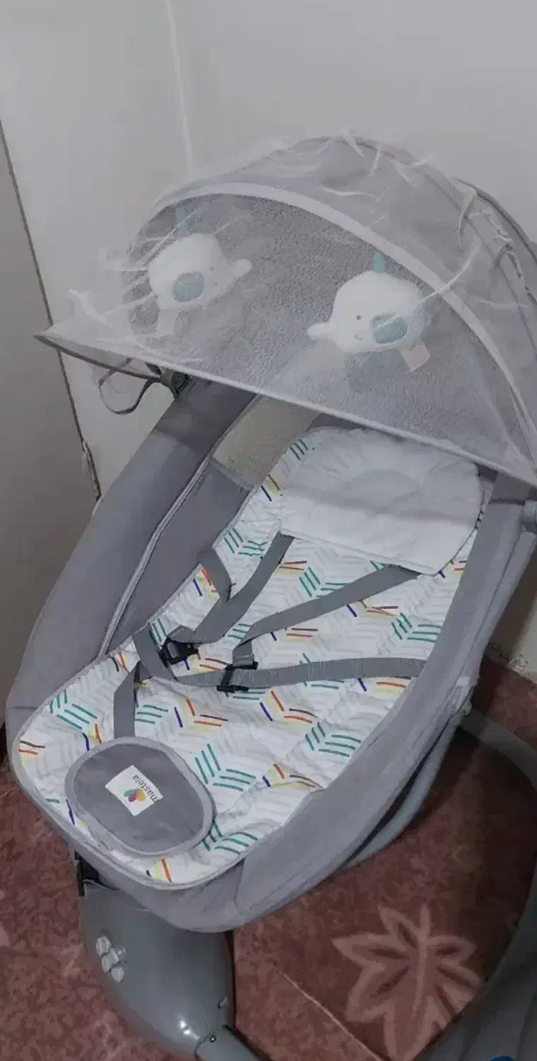 گهواره برقی نو|تخت و صندلی بچه|رودهن, |دیوار